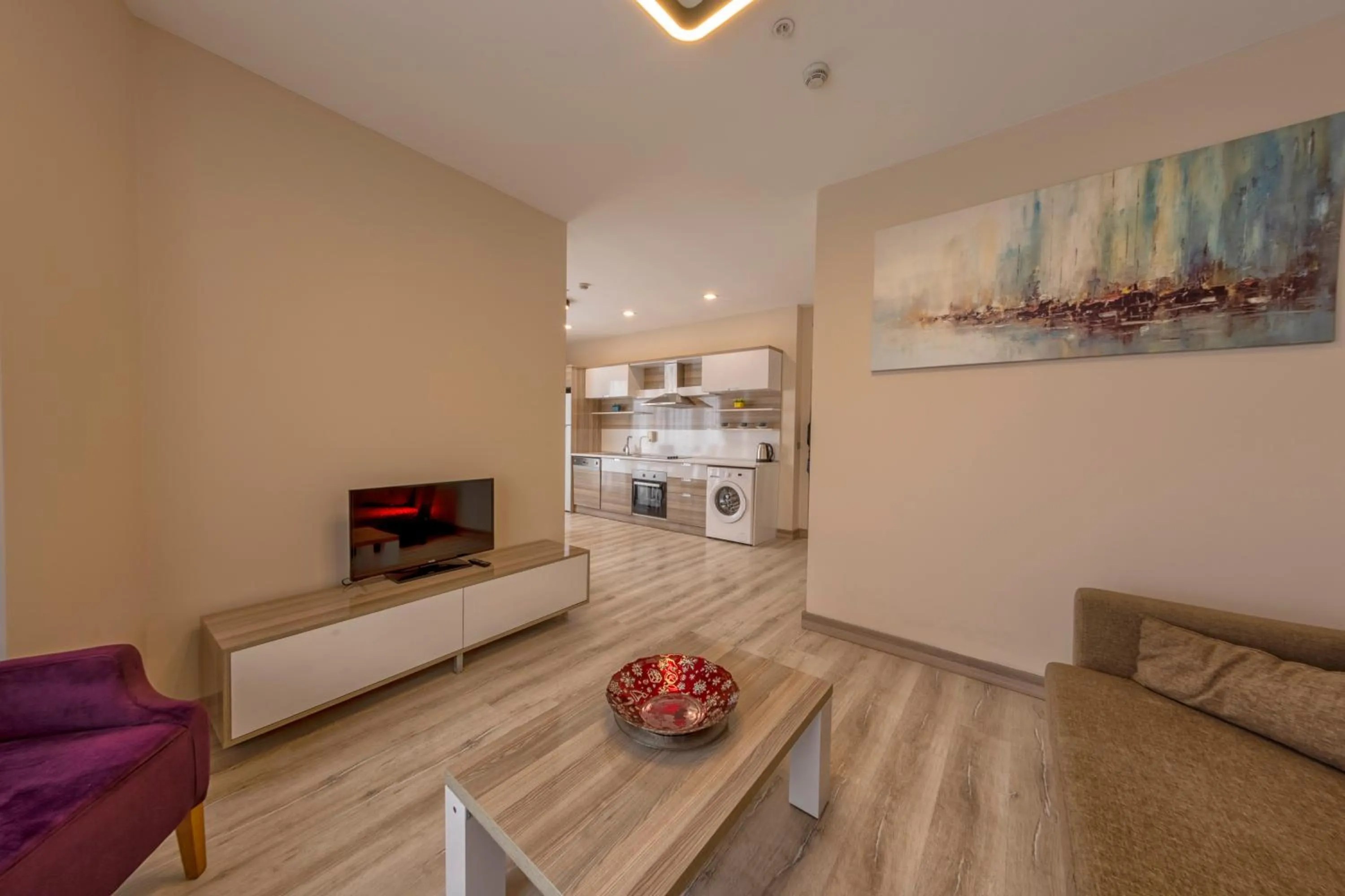 TV and multimedia in My House N5 Suites Hotel