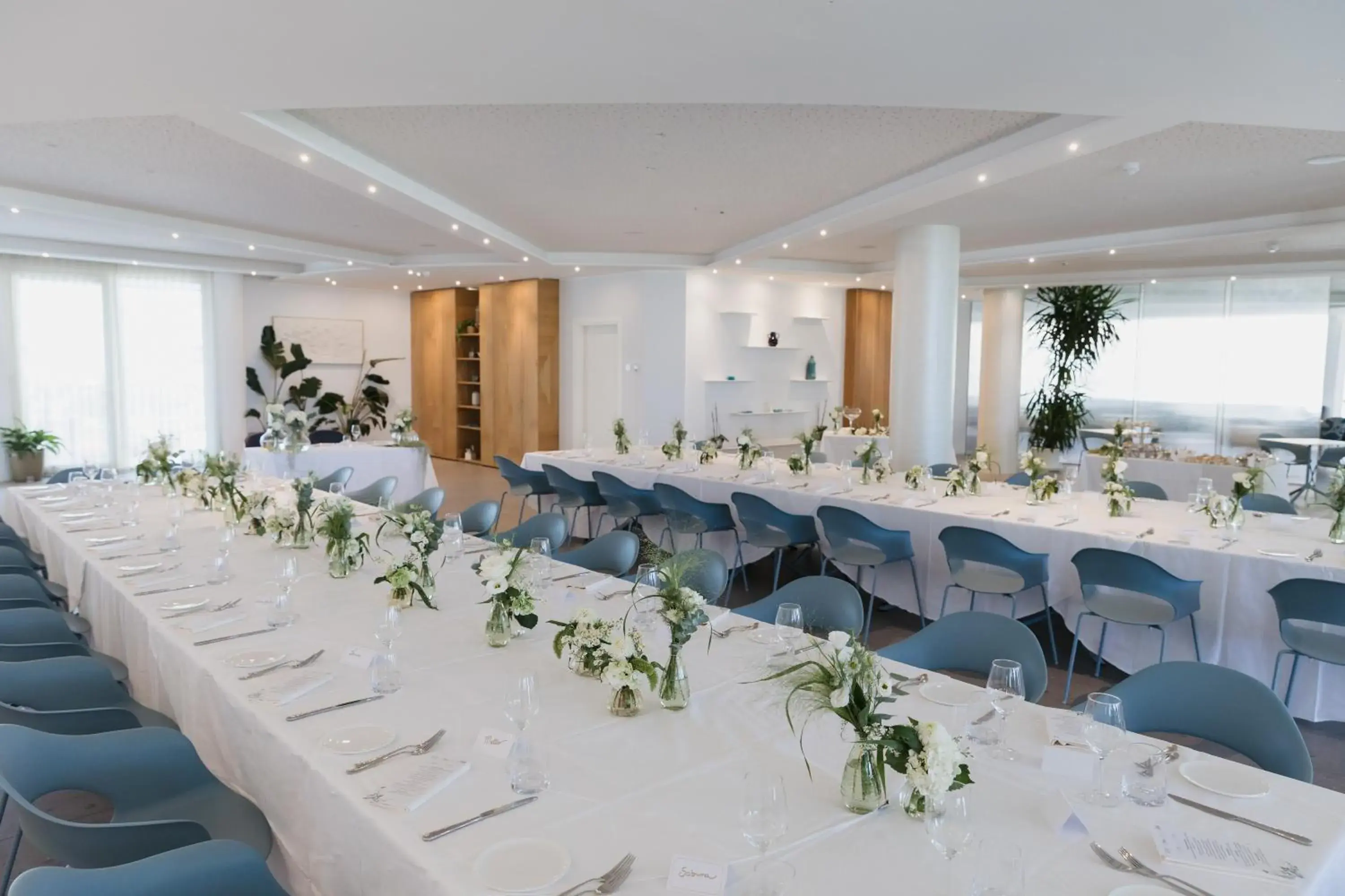 Restaurant/places to eat, Banquet Facilities in Blu Suite Hotel