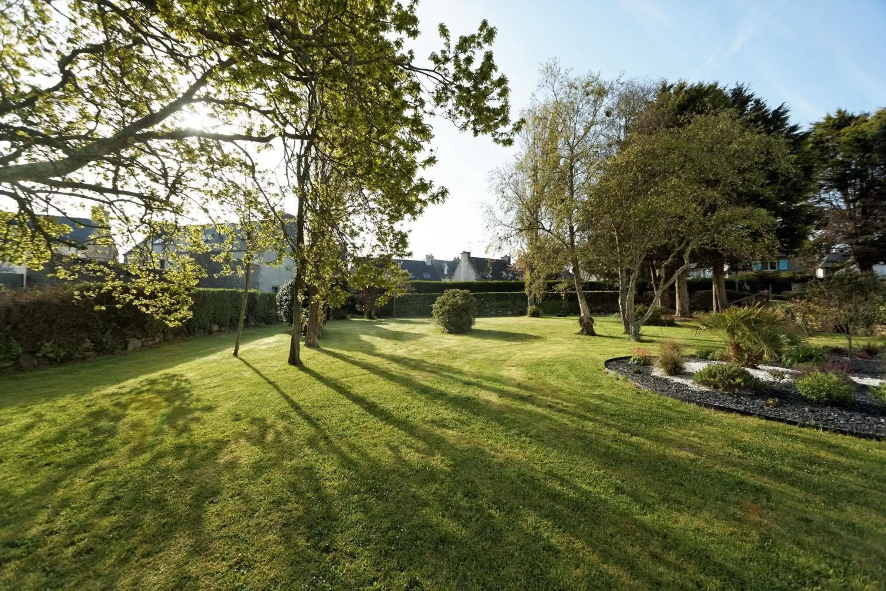 Garden in The Originals City, Hôtel Armen Le Triton, Roscoff (Inter-Hotel)