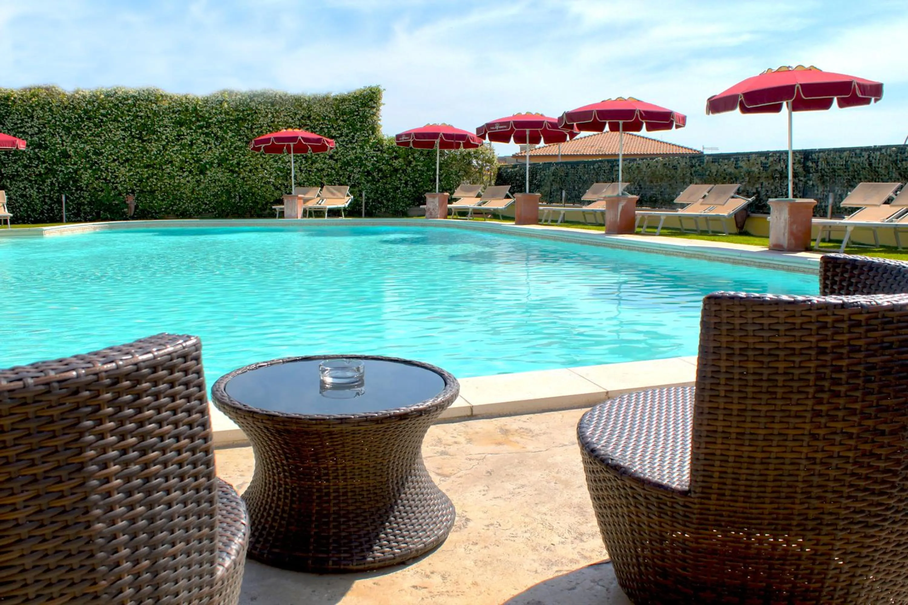 Swimming pool in Hotel Villa Tirreno