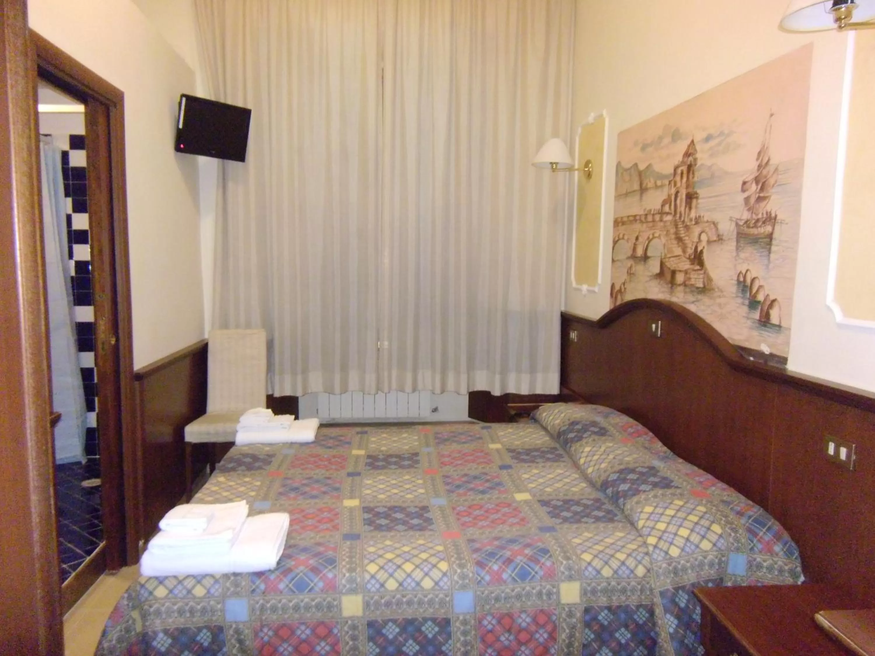 Bed in Cambridge Hotel