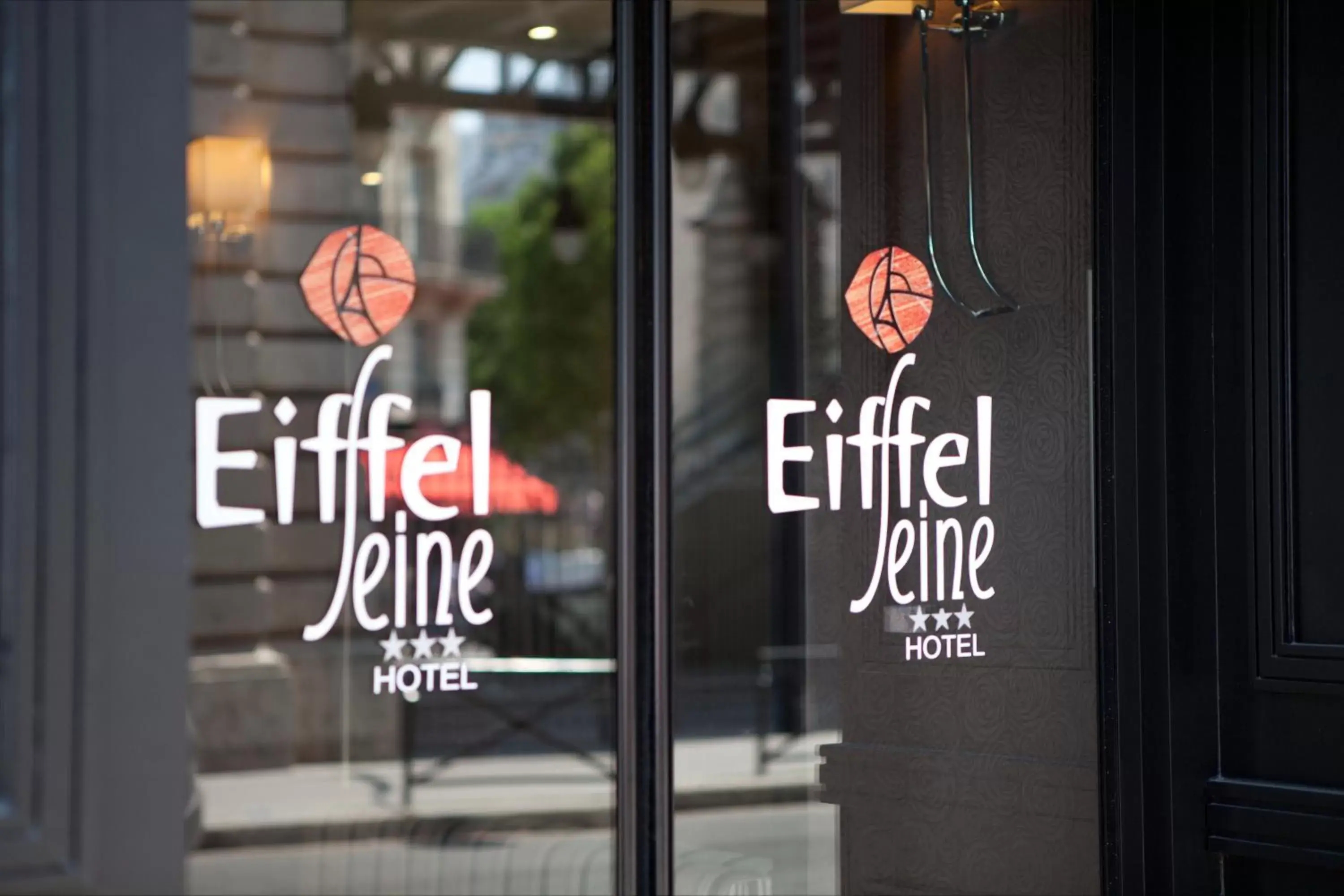 Facade/entrance, Property Logo/Sign in Hotel Eiffel Seine