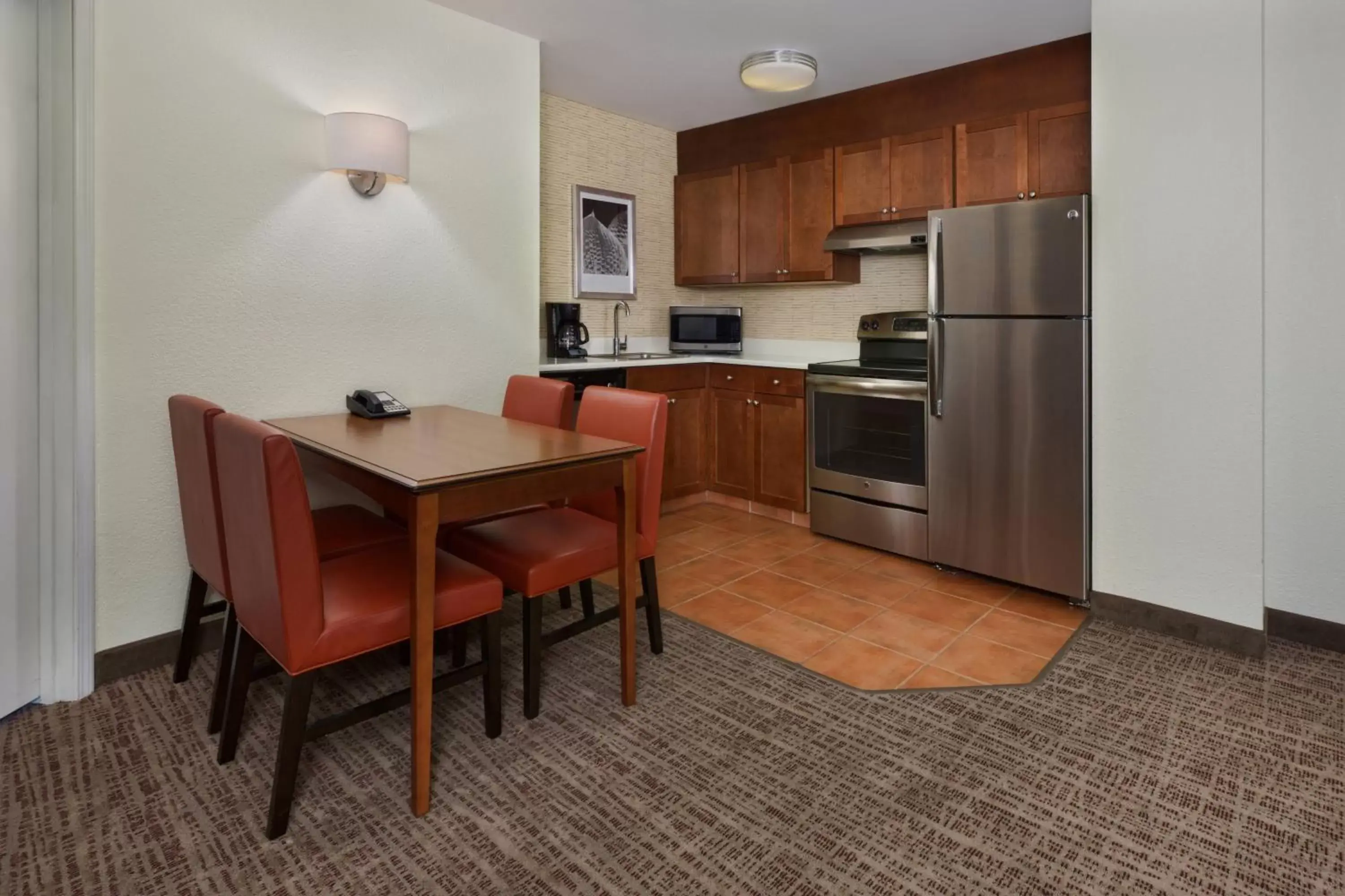 Bedroom, Kitchen/Kitchenette in Residence Inn Grand Junction