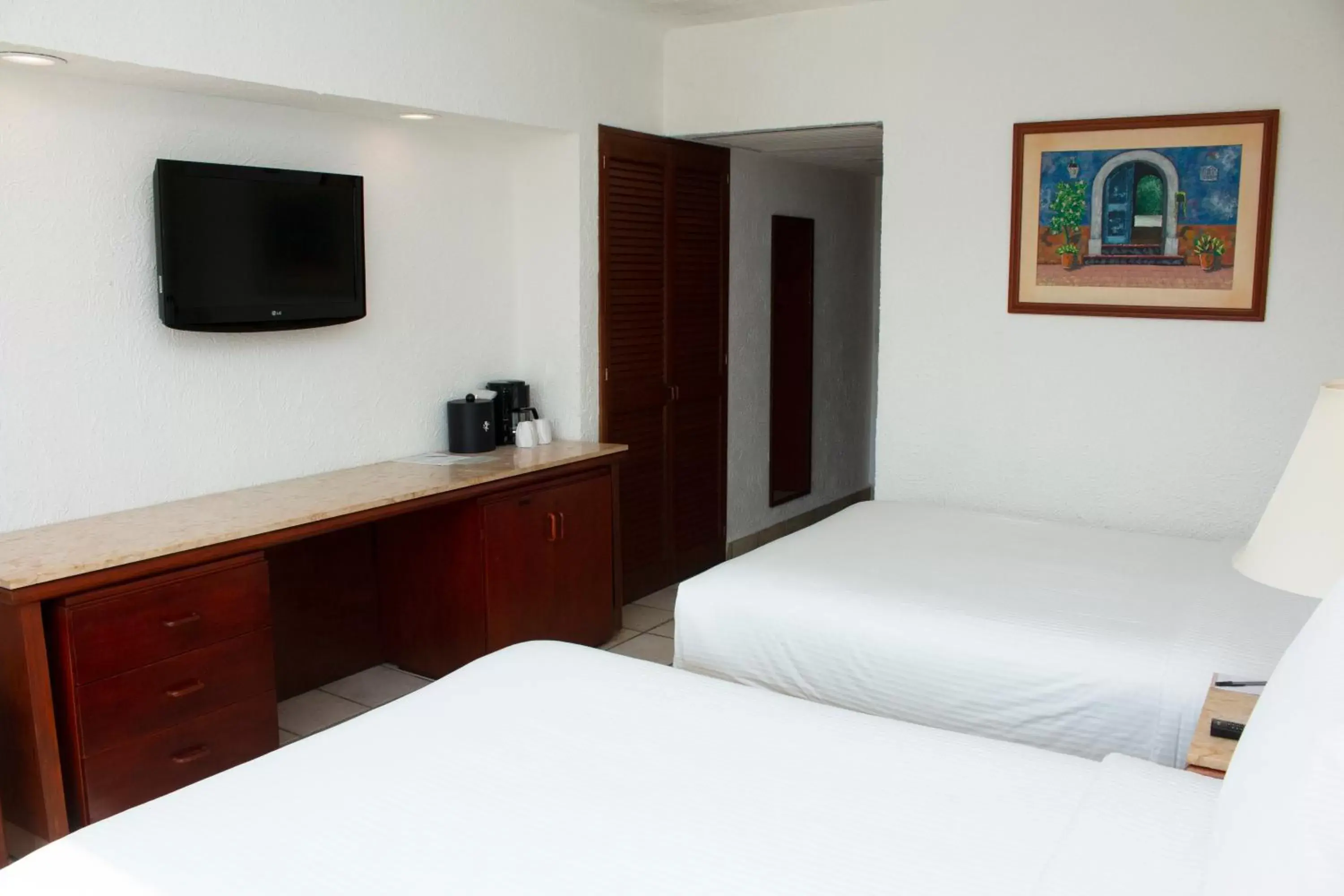Bed in Emporio Ixtapa - with Optional All Inclusive Bed in Emporio Ixtapa - with Optional All Inclusive