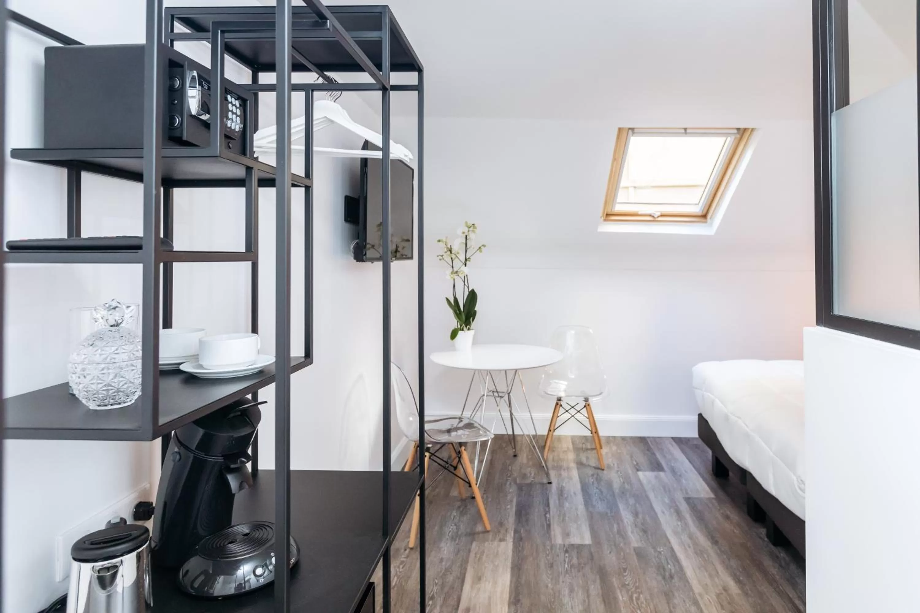 Photo of the whole room, Bed in Arome Hôtel