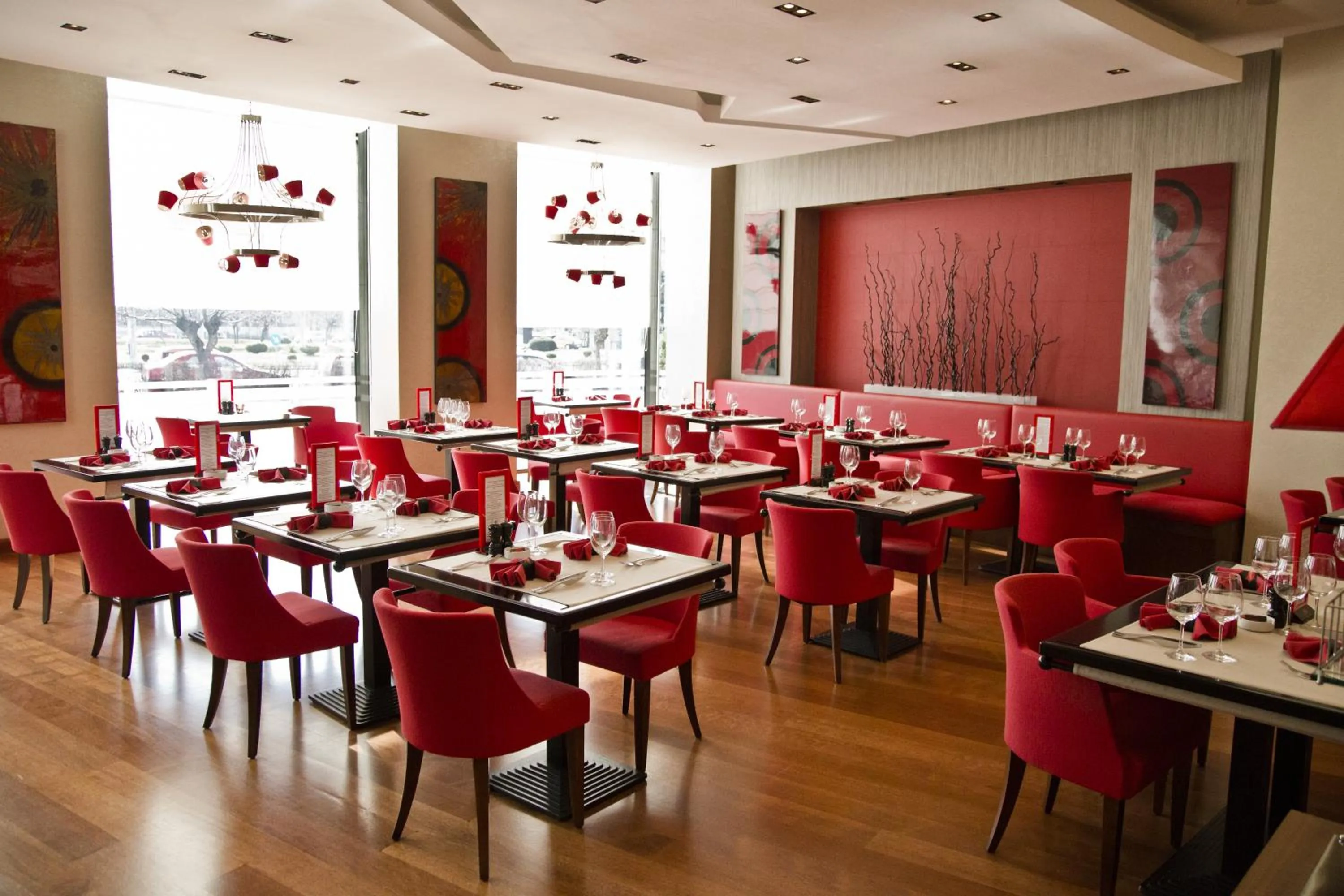 Restaurant/places to eat in Pullman Bucharest World Trade Center