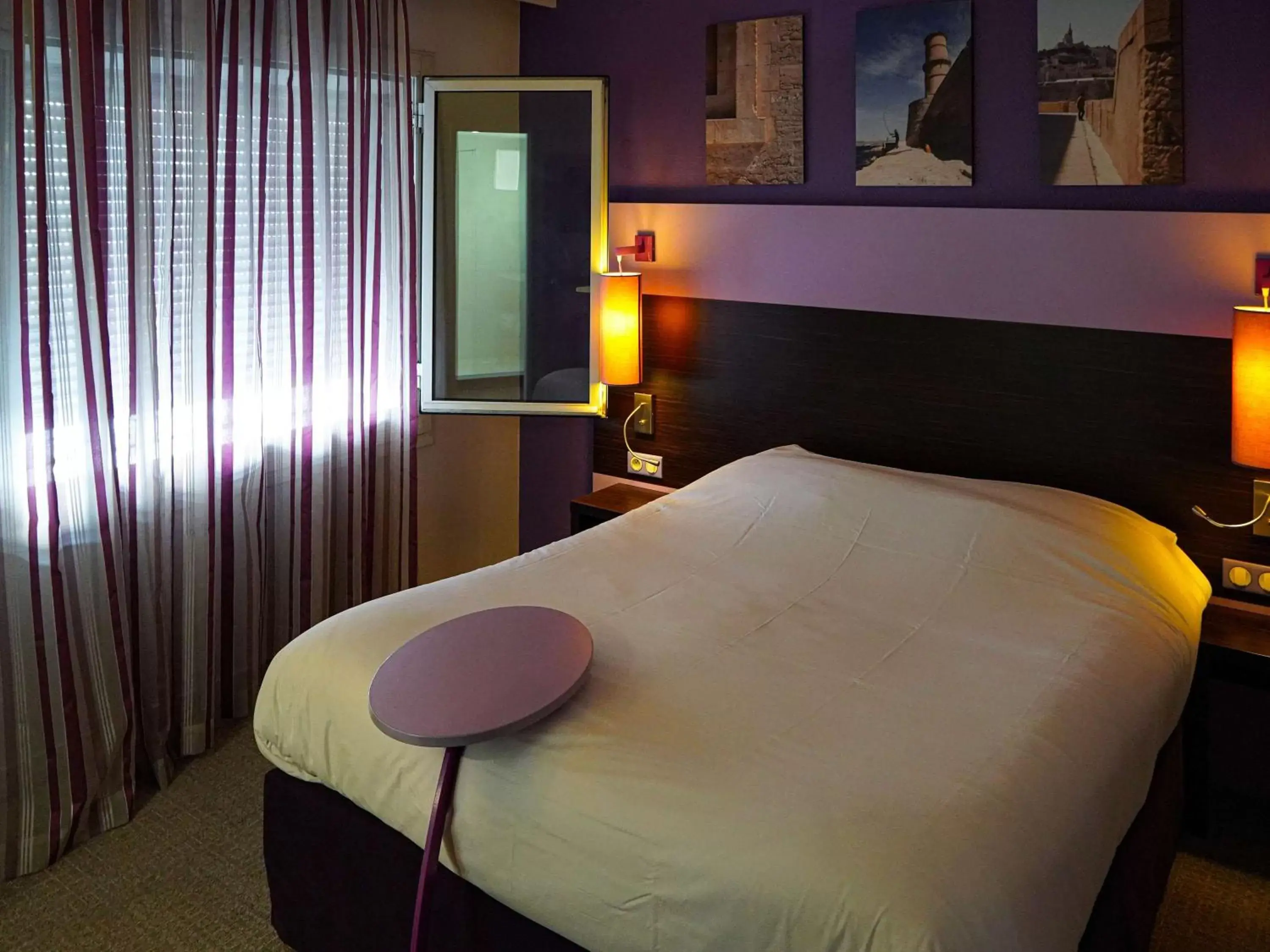 Photo of the whole room, Bed in ibis Styles Marseille Centre Prado Castellane