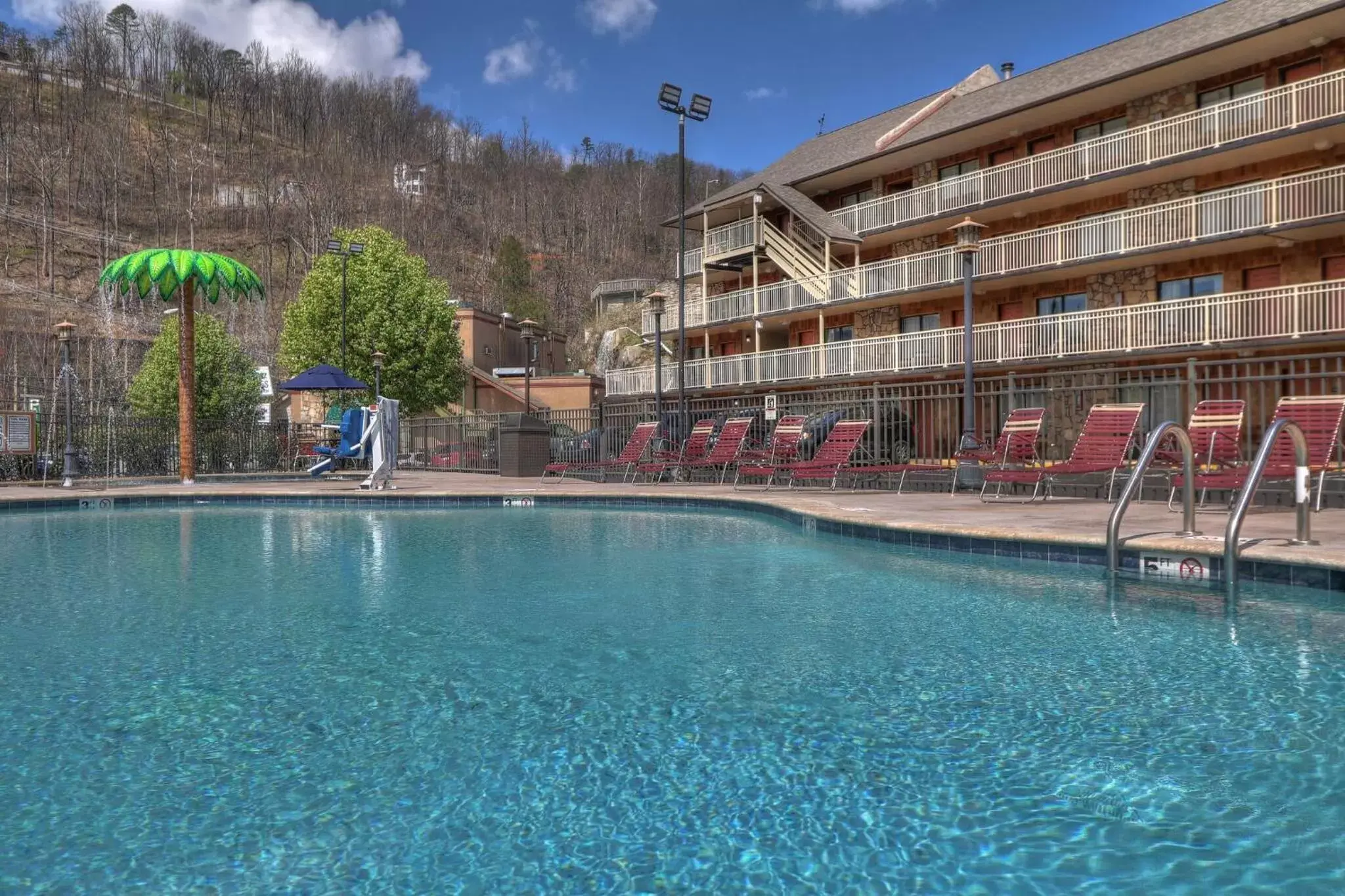 Swimming Pool in Crossroads Inn & Suites