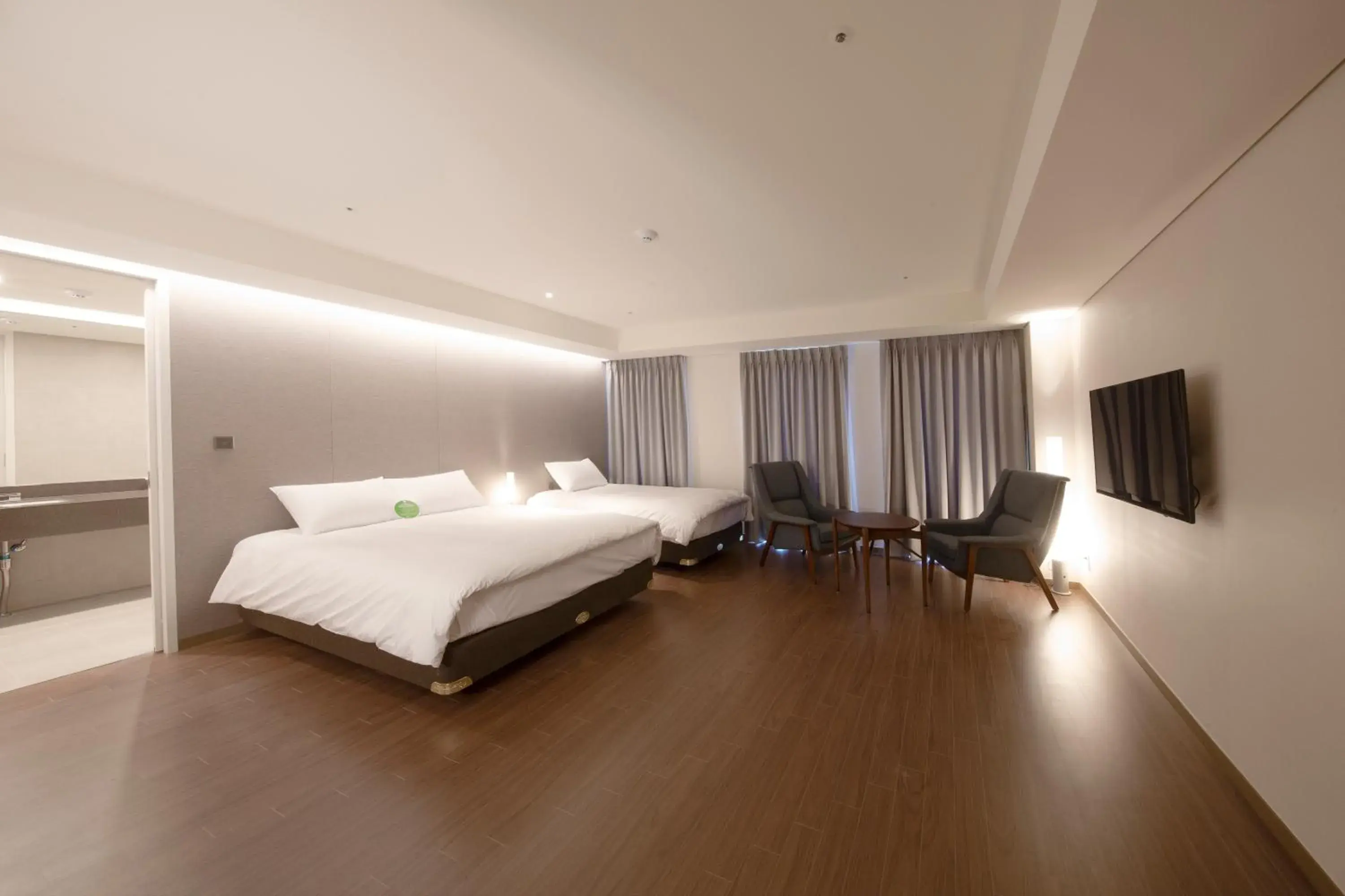 Bed in Hotel Thomas Myeongdong