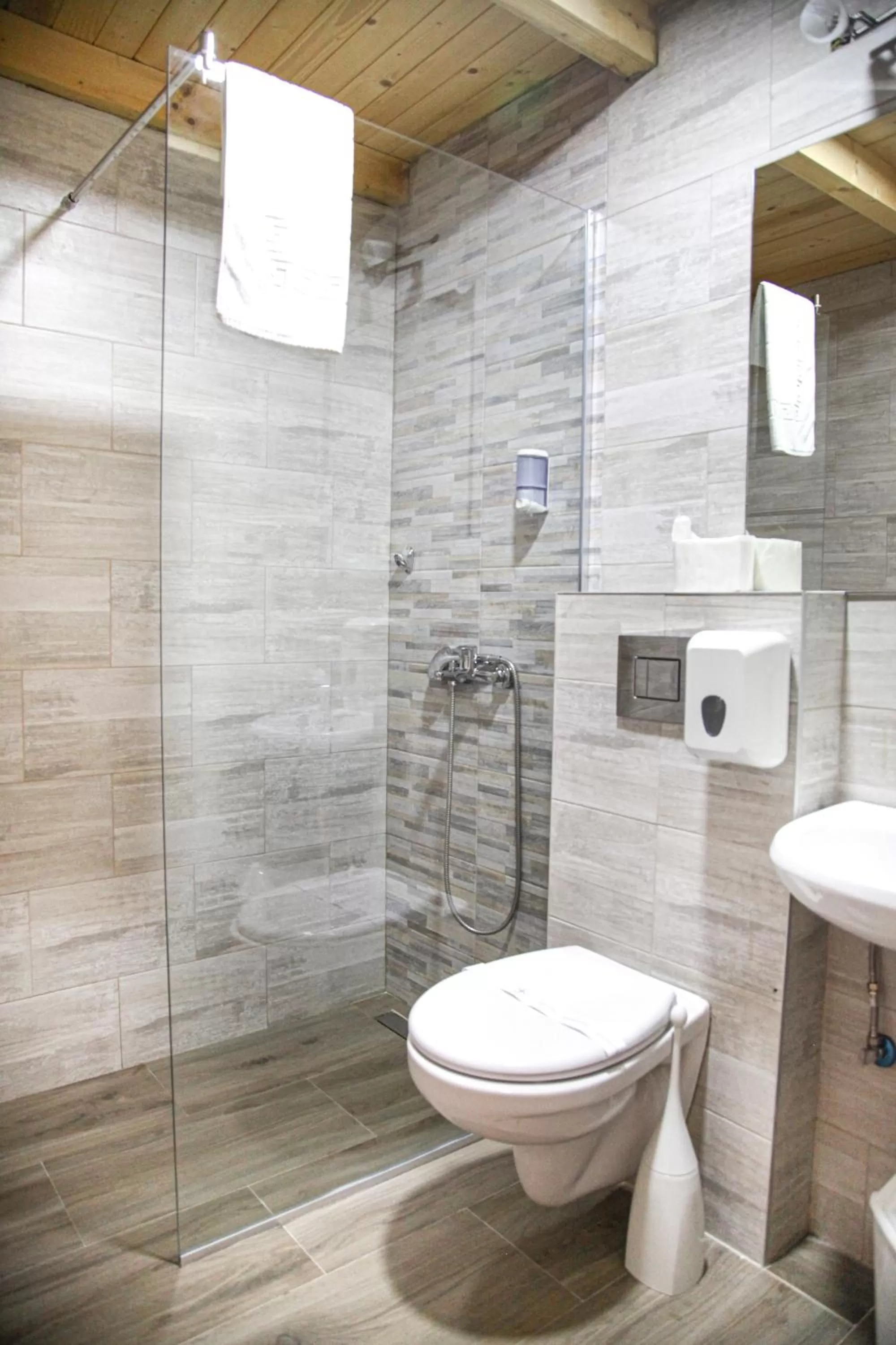 Shower in S Club Resort Hotel Aqua Park and Spa