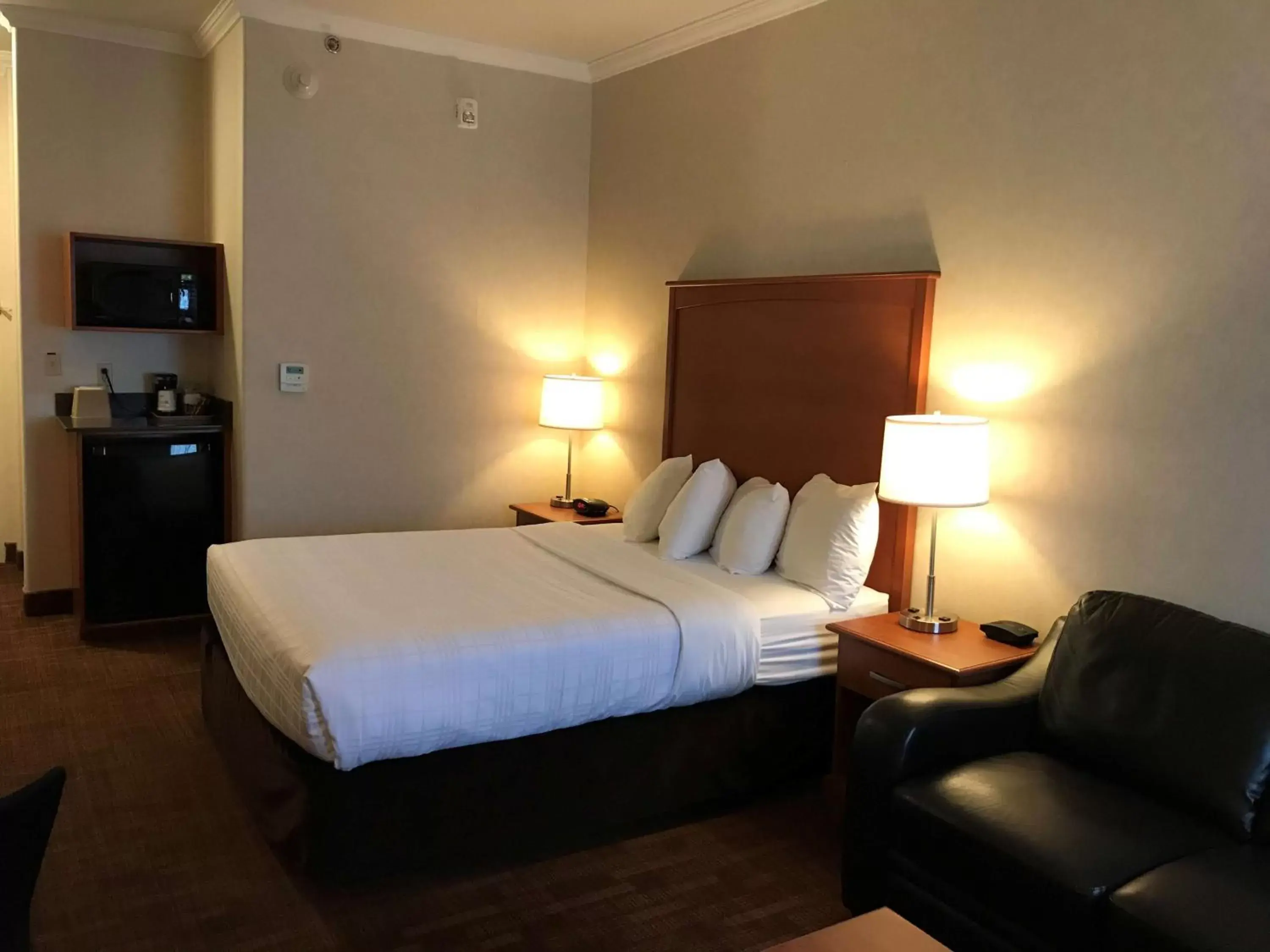 Photo of the whole room, Bed in Best Western Thunder Bay Crossroads Photo of the whole room, Bed in Best Western Thunder Bay Crossroads