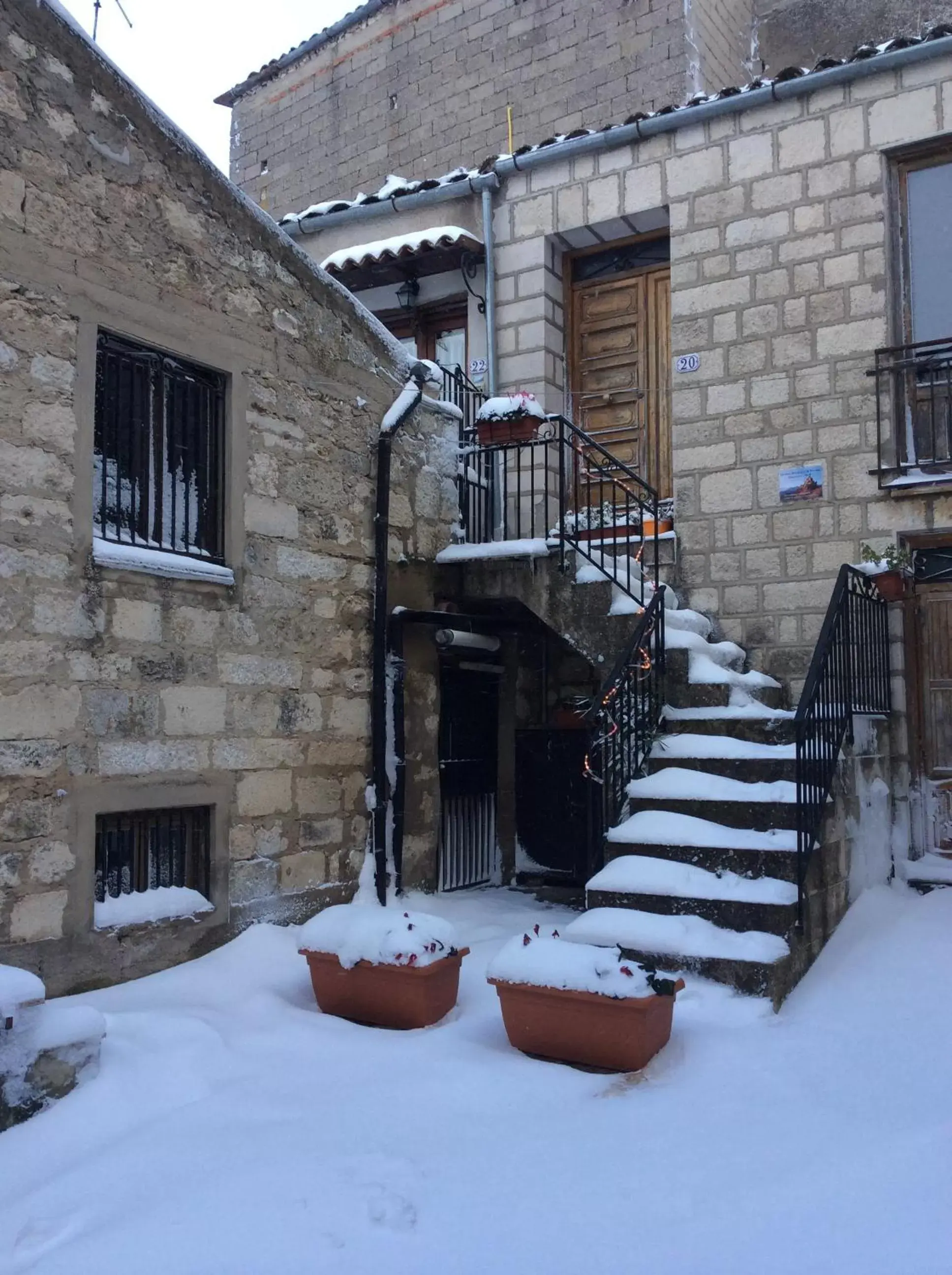 Facade/entrance, Winter in La Casa del Pittore di Petralia