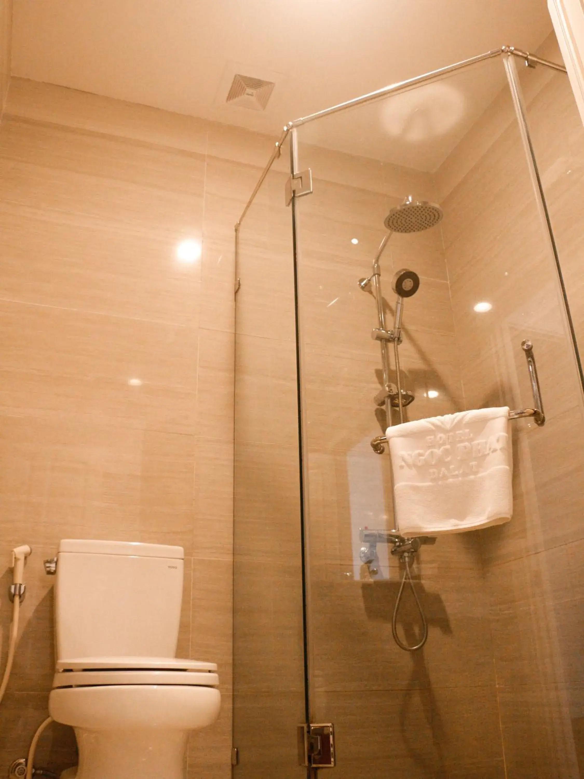 Shower, Bathroom in Ngoc Phat Dalat Hotel