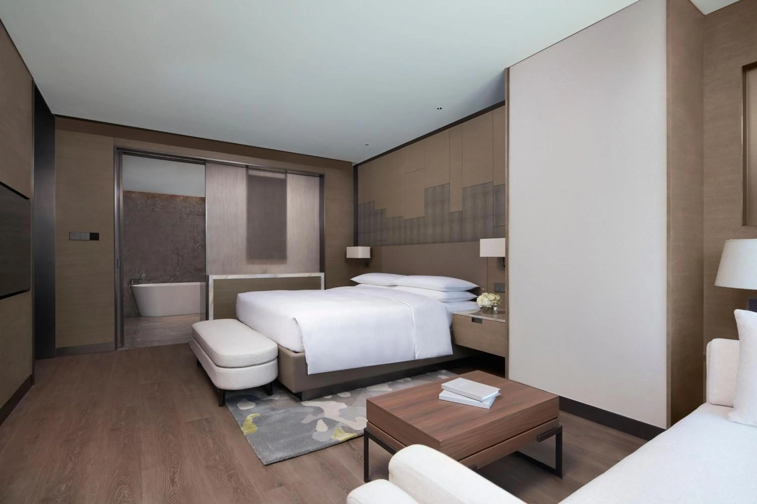 Bedroom, Bed in Wenzhou Marriott Hotel