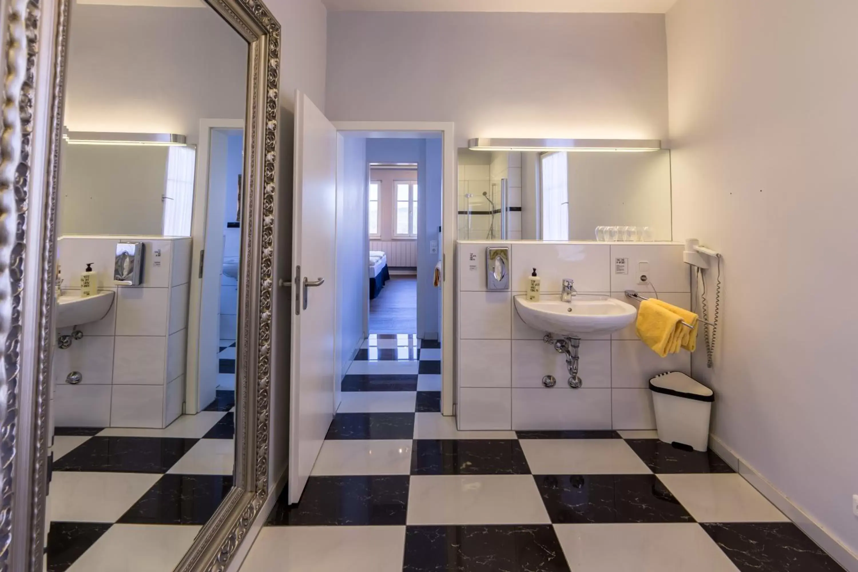 Bathroom in Historik Hotel Goldener Hirsch Rothenburg