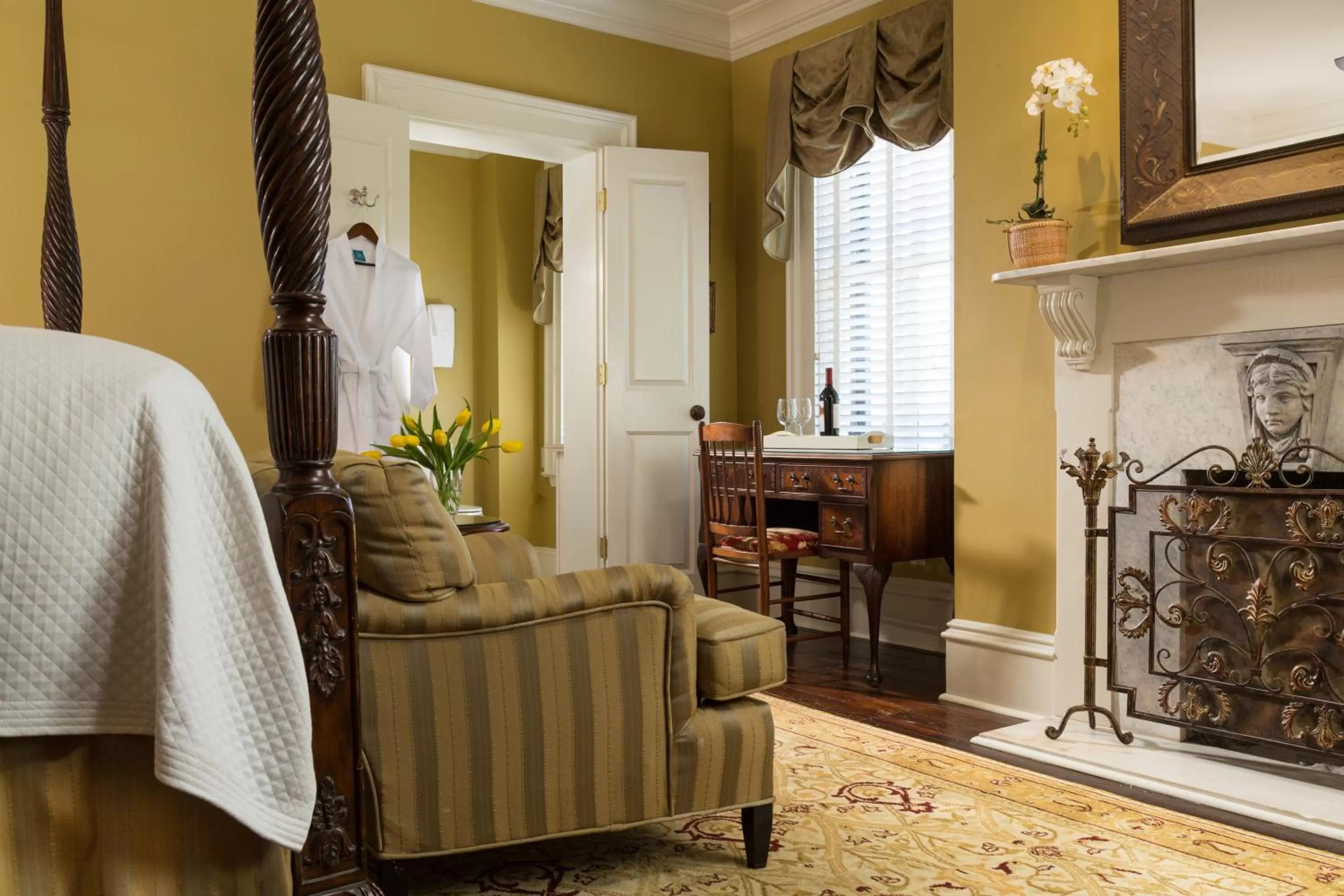 Seating area in The Inn on West Liberty