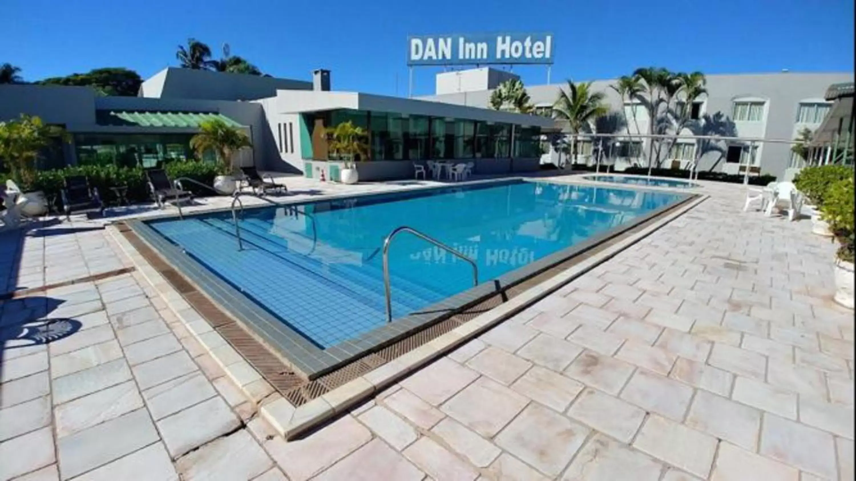 Pool view, Swimming Pool in Dan Inn Uberaba & Convenções