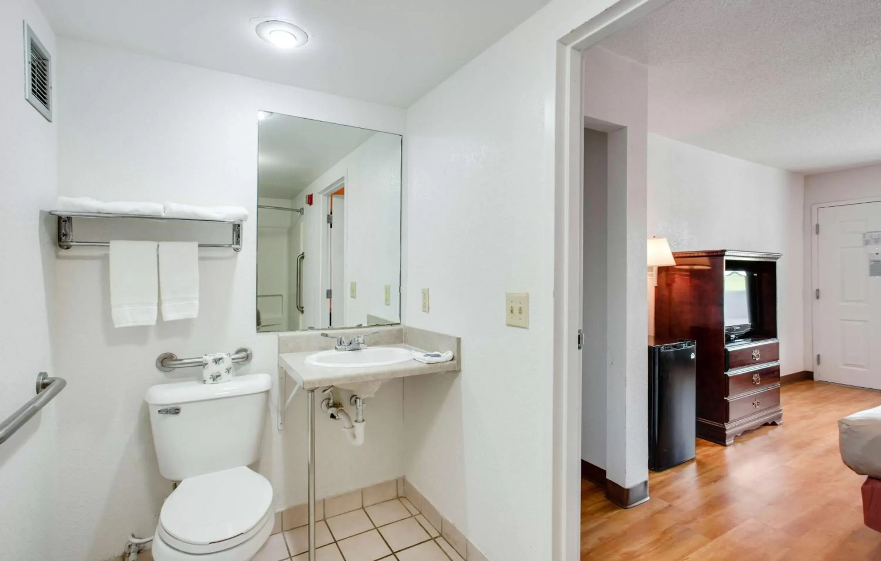 Toilet, Bathroom in Motel 6-White House, TN