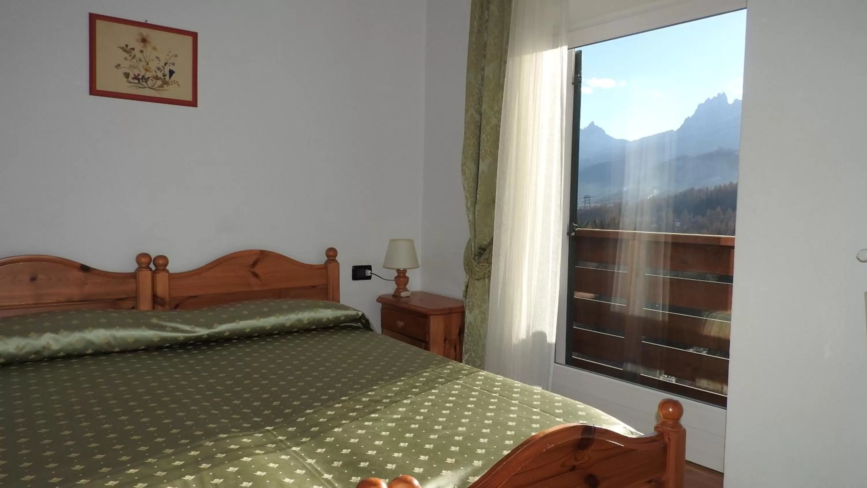 Bed in Hotel Des Alpes