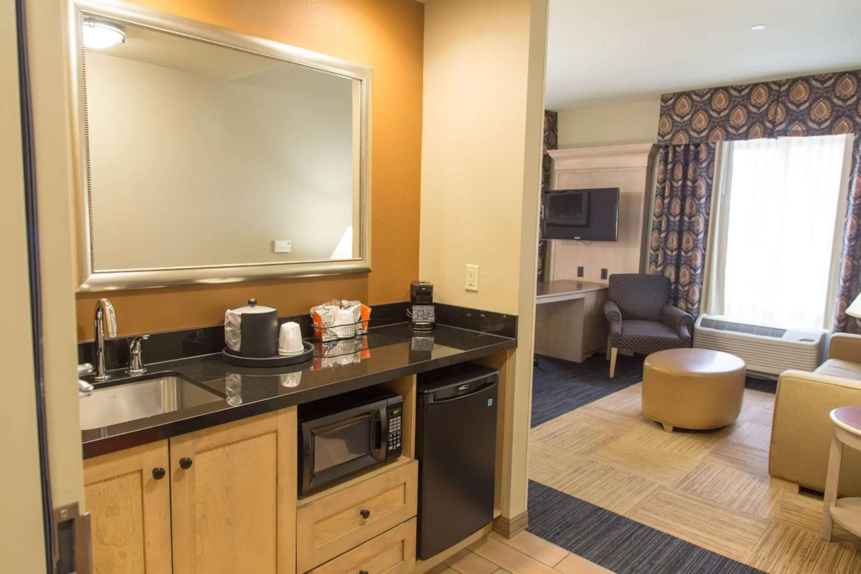 Other, Kitchen/Kitchenette in Hampton Inn & Suites Dodge City