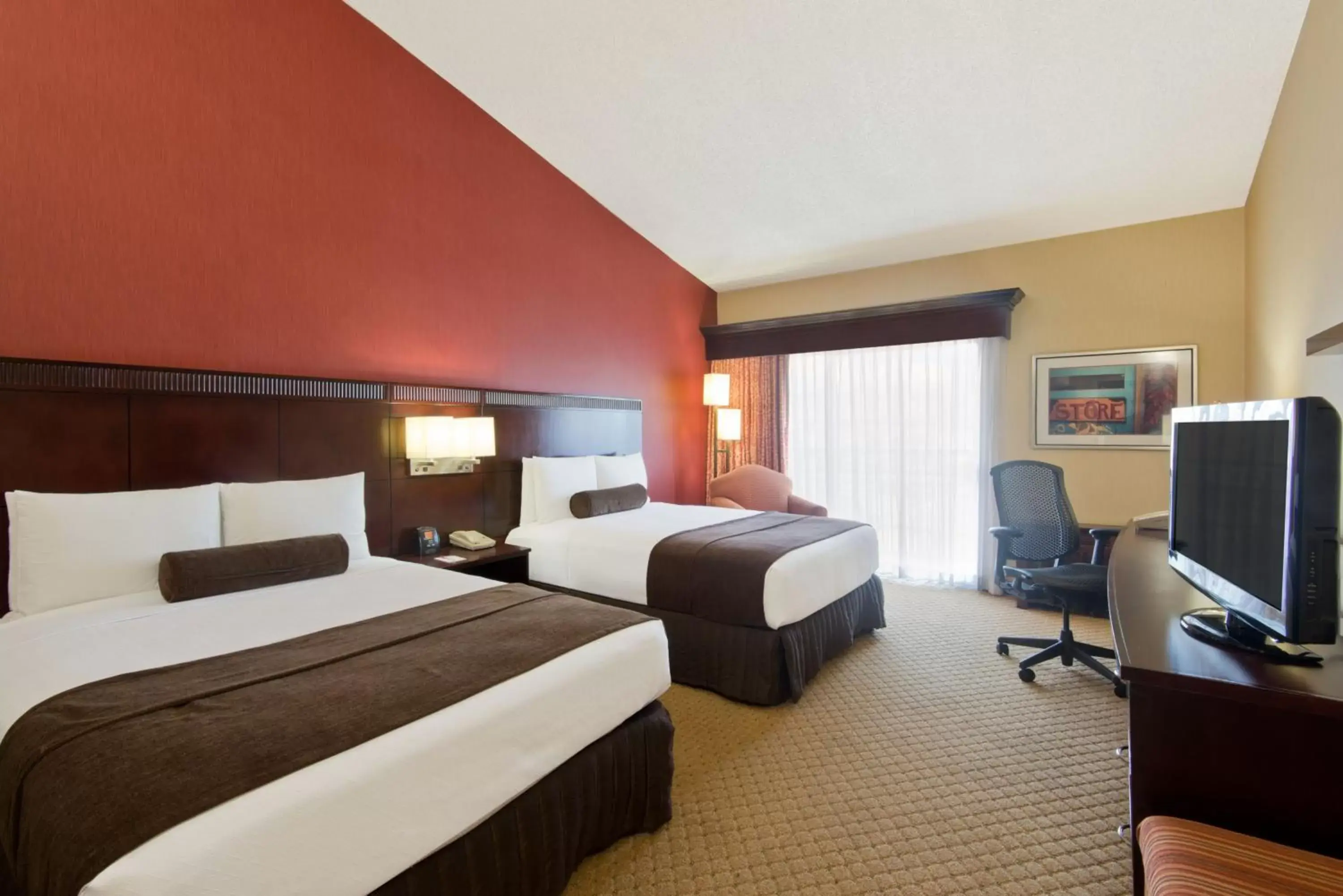 Photo of the whole room, Bed in Crowne Plaza Albuquerque