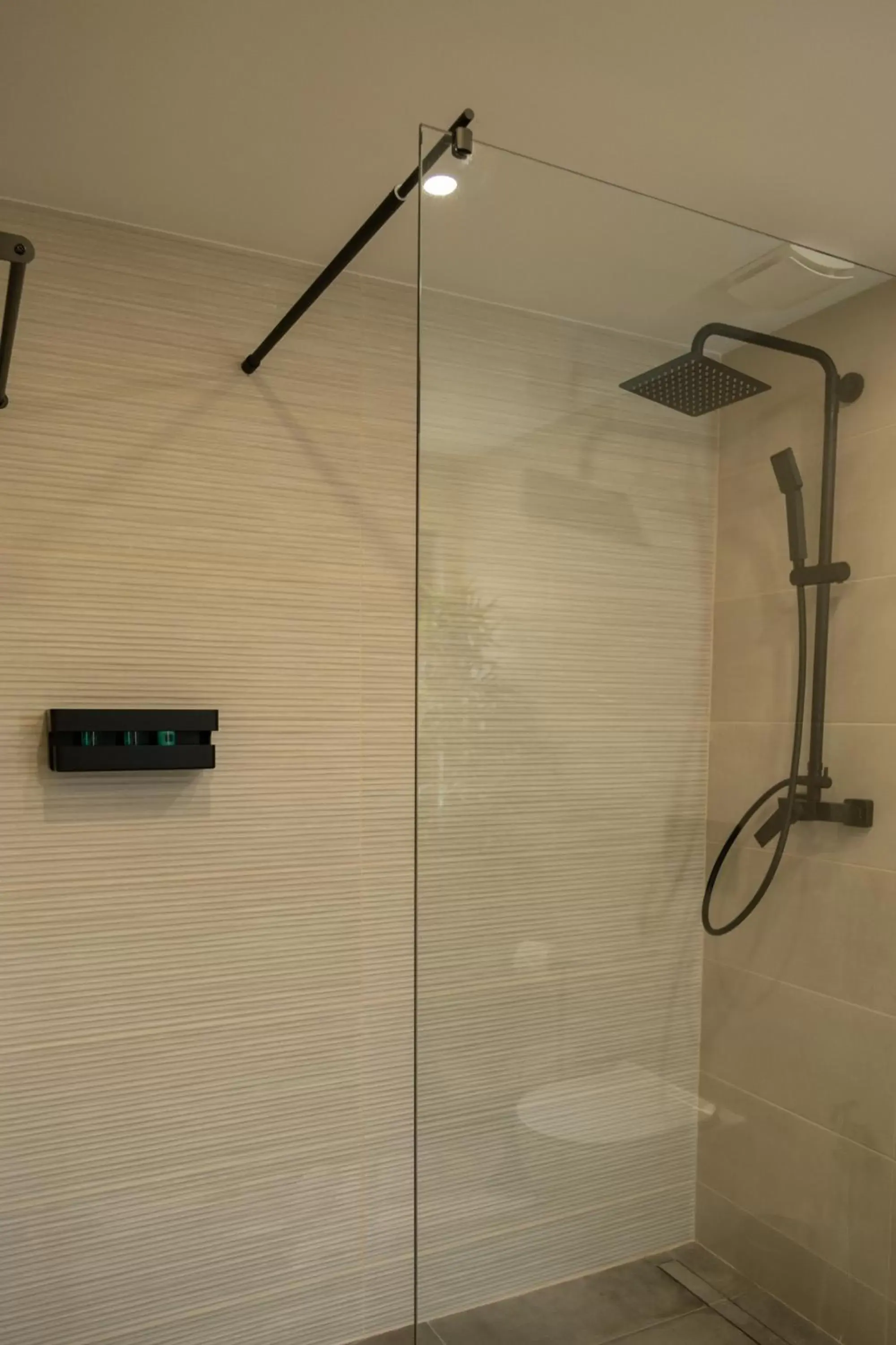 Shower, Bathroom in Ria Formosa Guest House