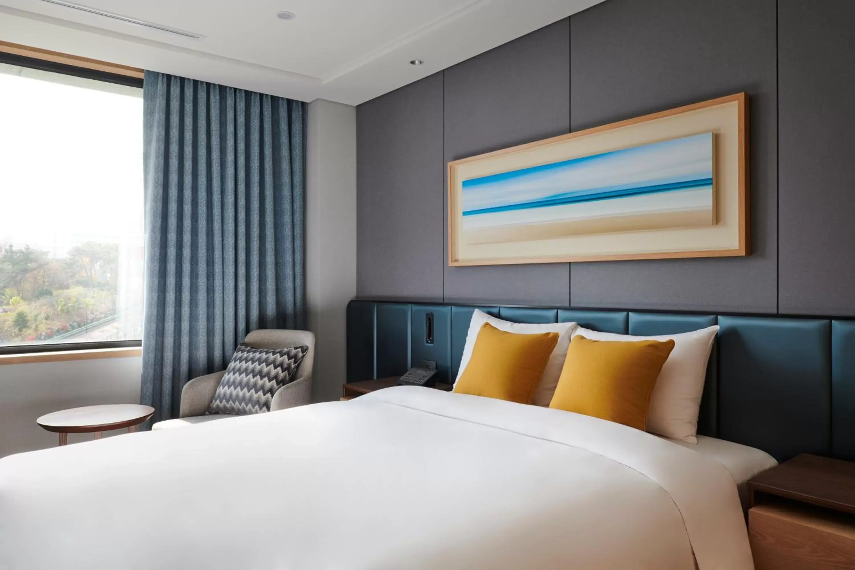 Bed in Hotel Hyundai by Lahan Ulsan