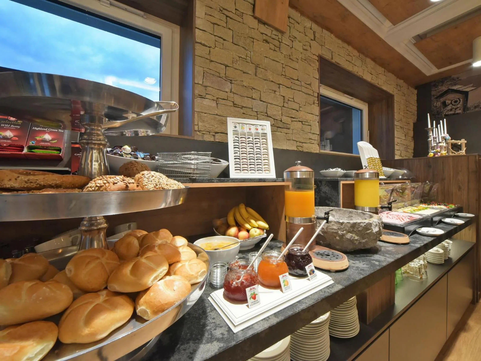 Buffet breakfast in Hotel Ertl GmbH