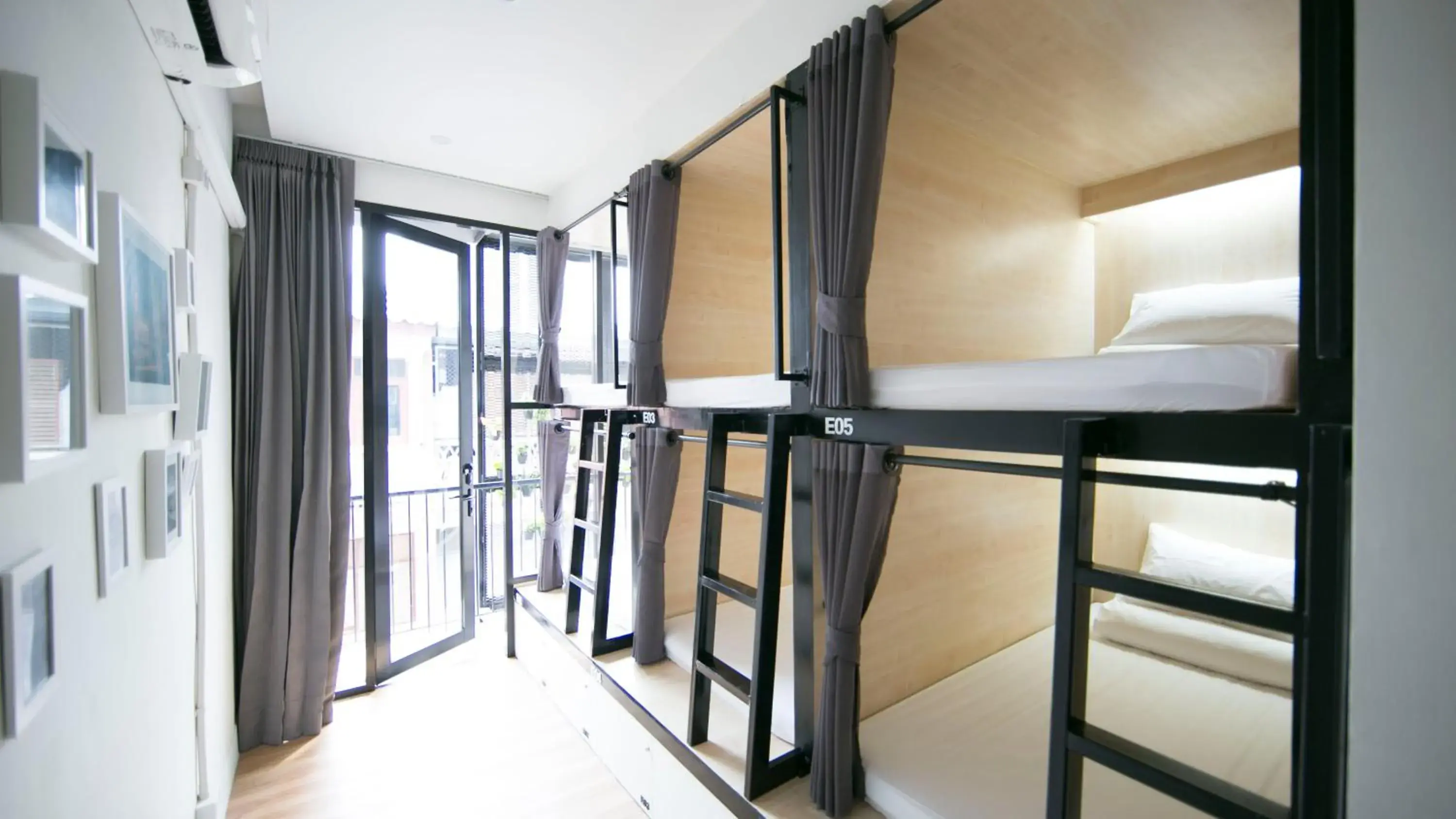 Bed in 8-Bed Female Dormitory Room in Lamurr Sukhumvit 41 Hostel