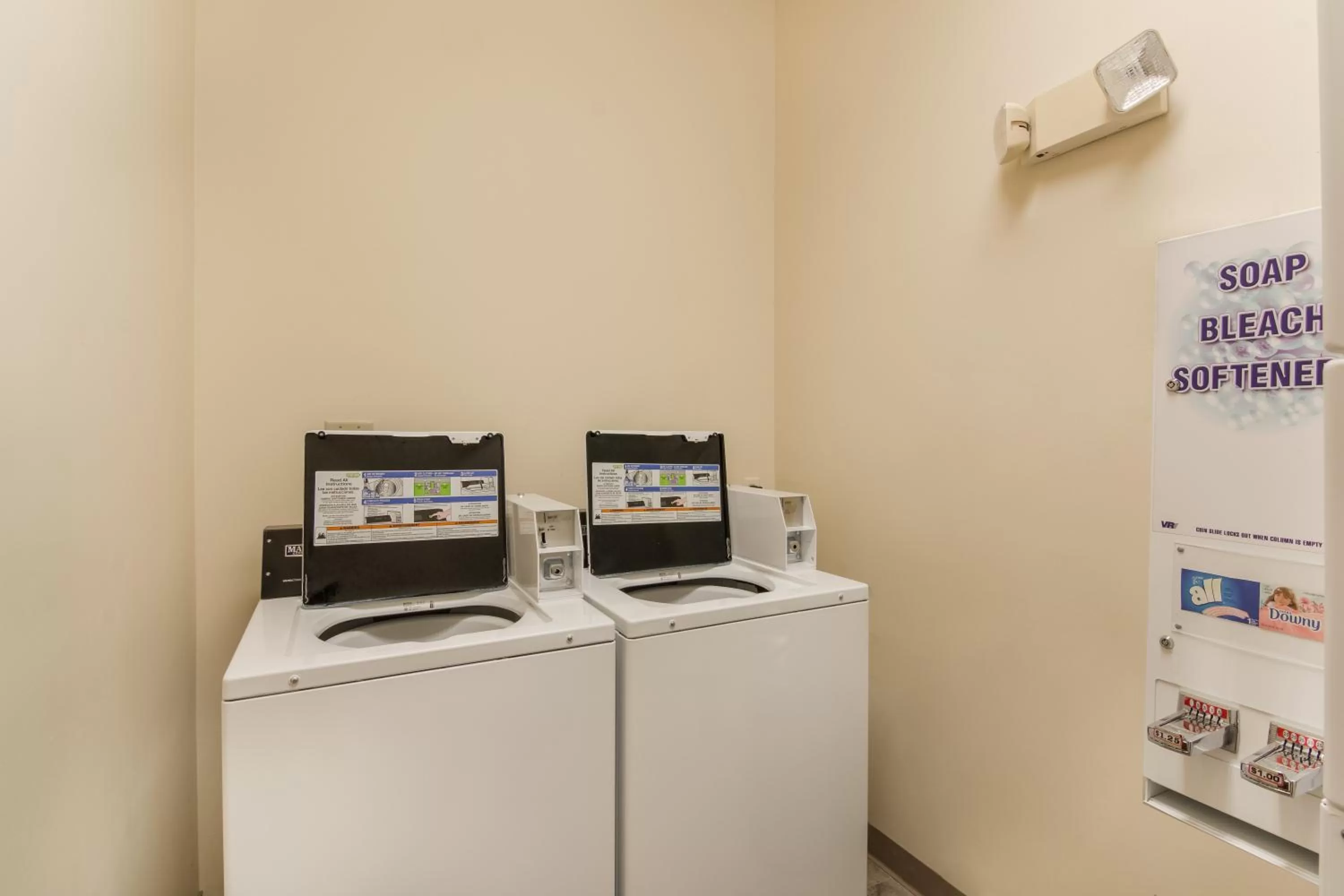 laundry in Red Roof Inn Panama City
