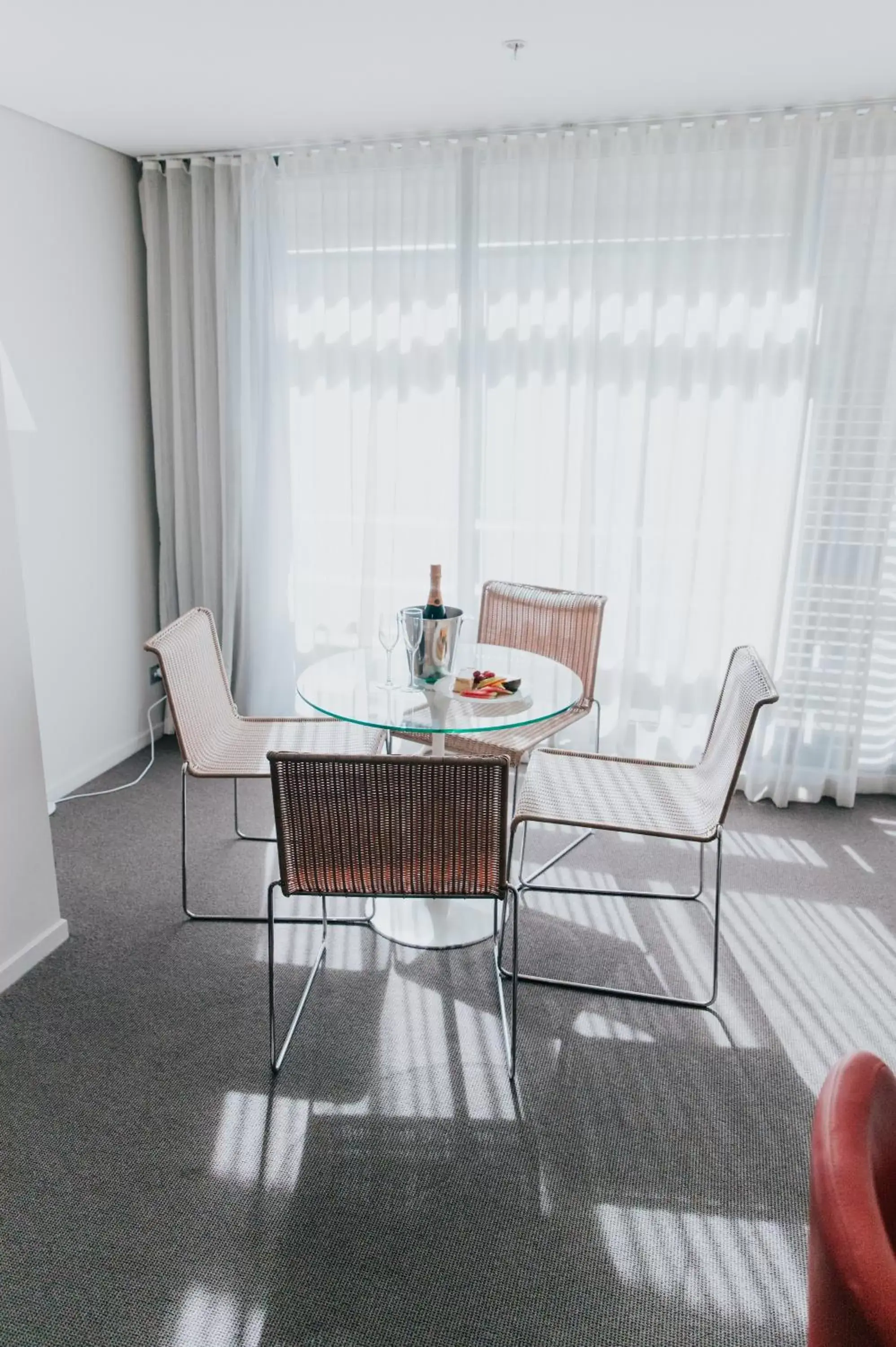 Dining Area in Novotel Newcastle Beach