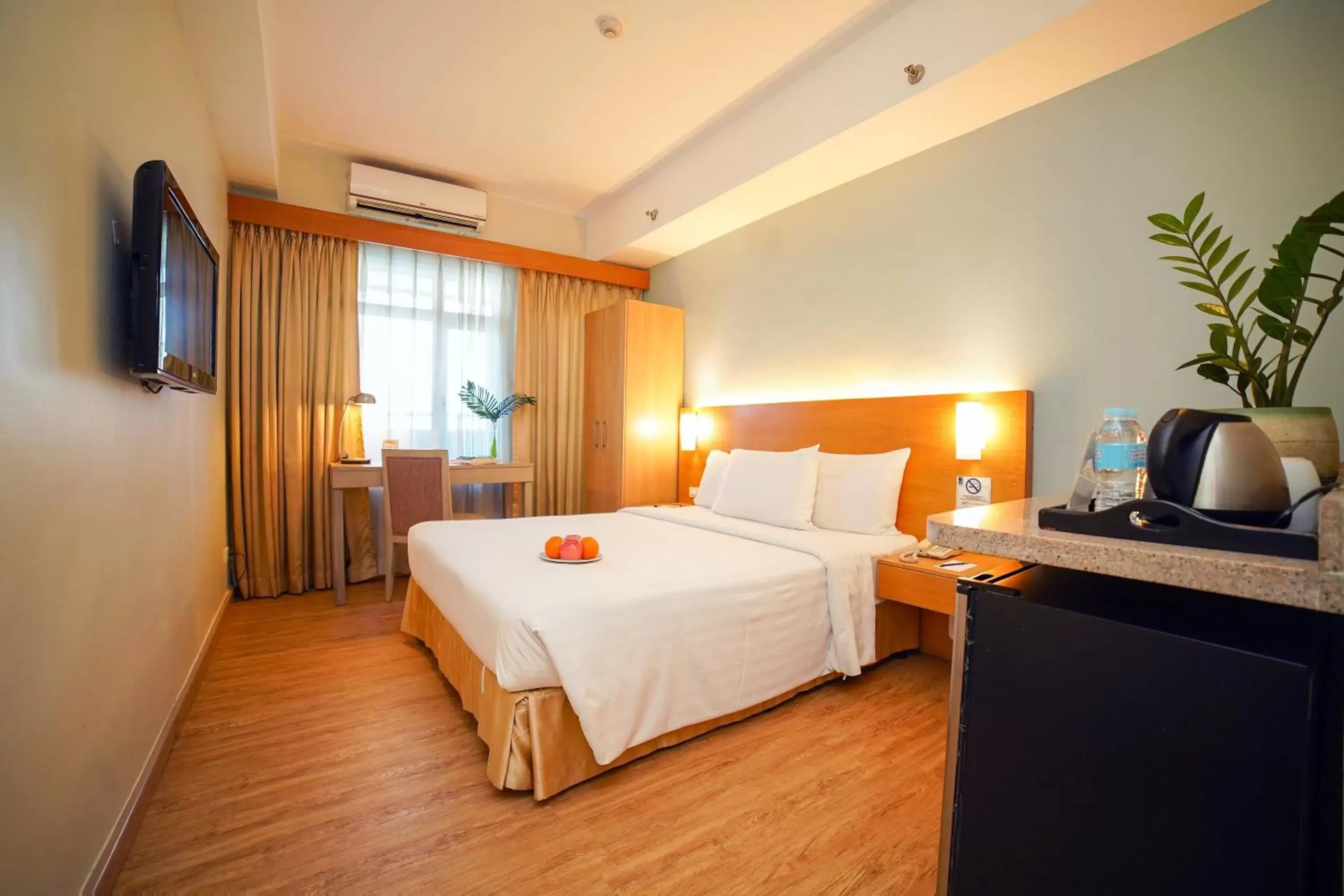 Bed in One Pacific Place Serviced Residences - Multiple Use Hotel