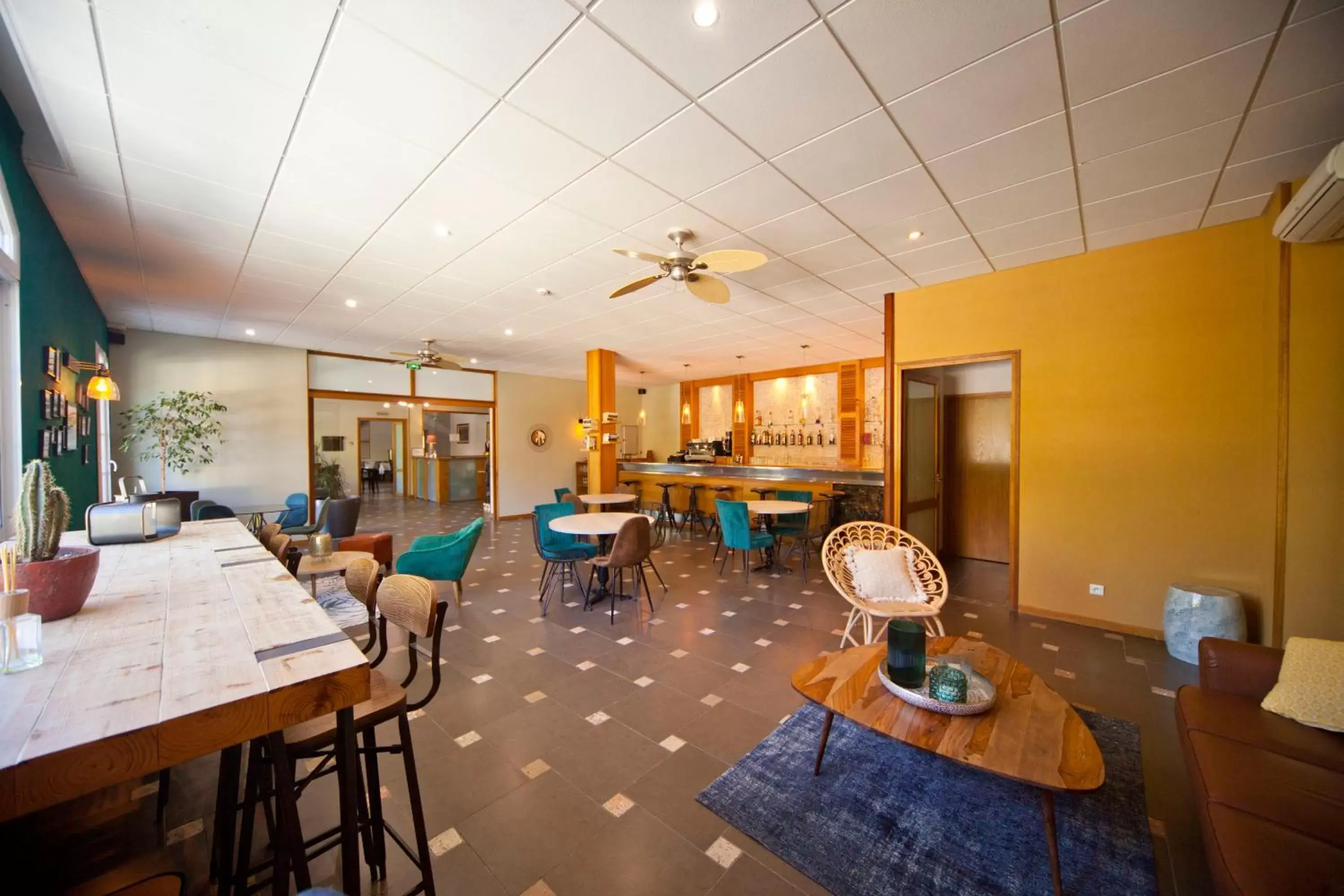 Lounge or bar, Restaurant/Places to Eat in Splendid Hôtel