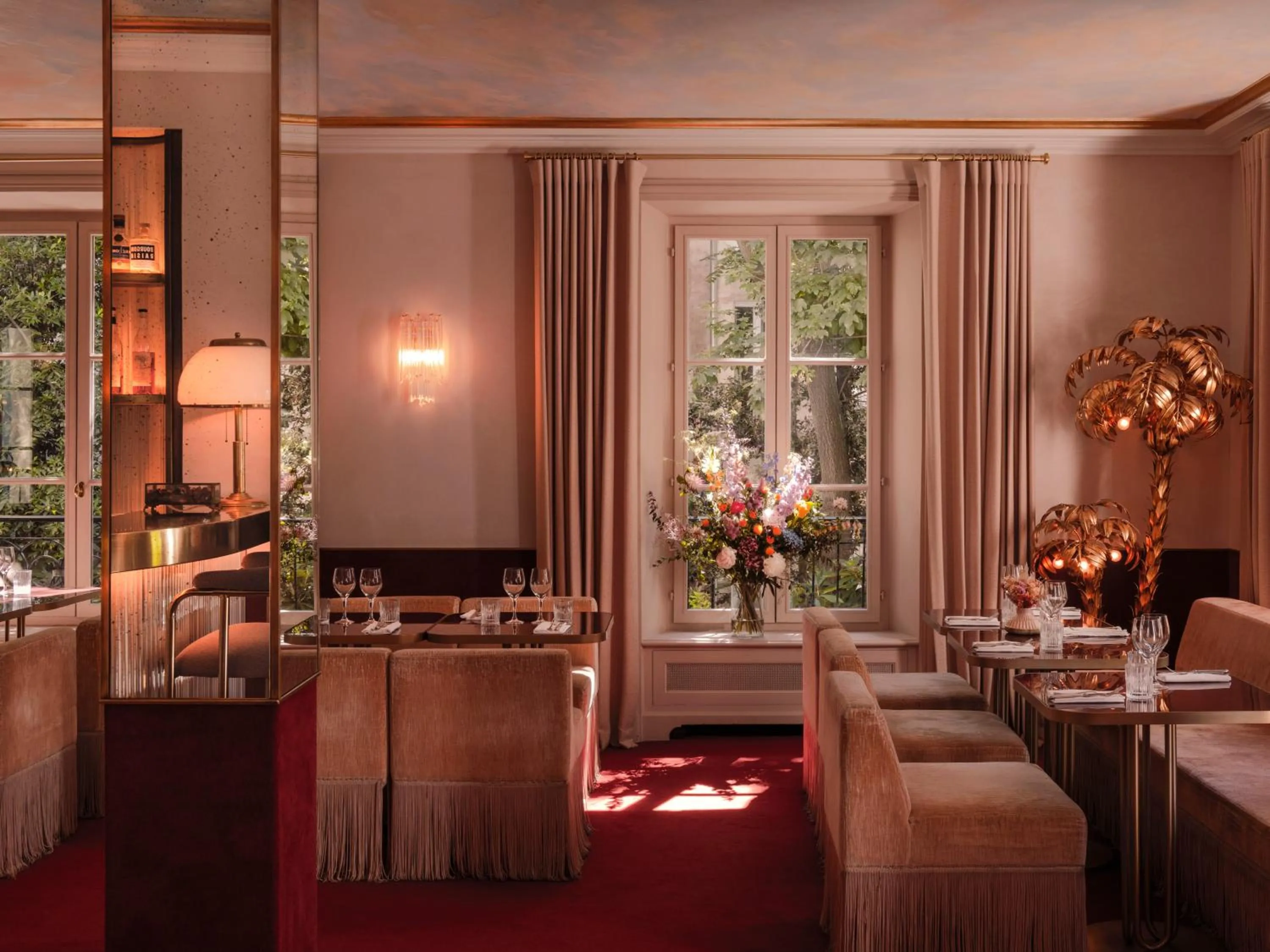 Restaurant/places to eat in Hôtel Particulier Montmartre