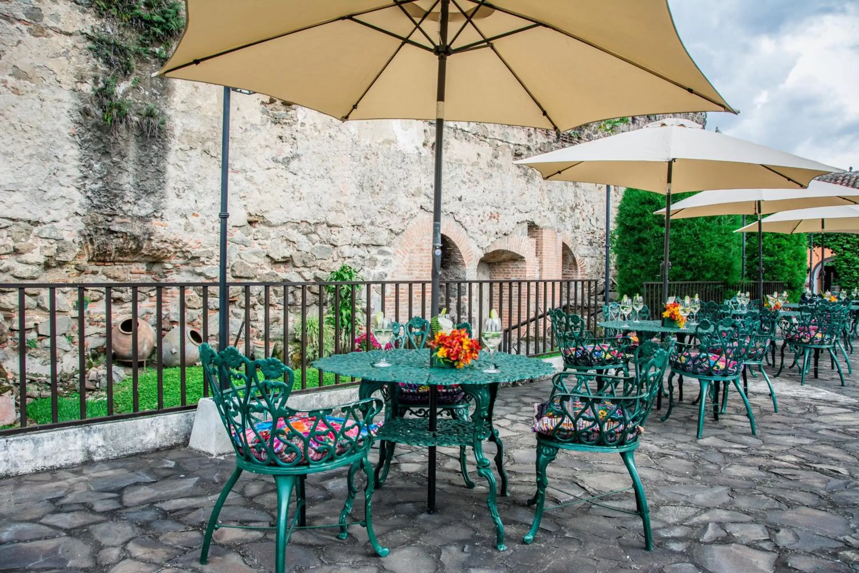 Patio in Hotel Convento Santa Catalina by AHS