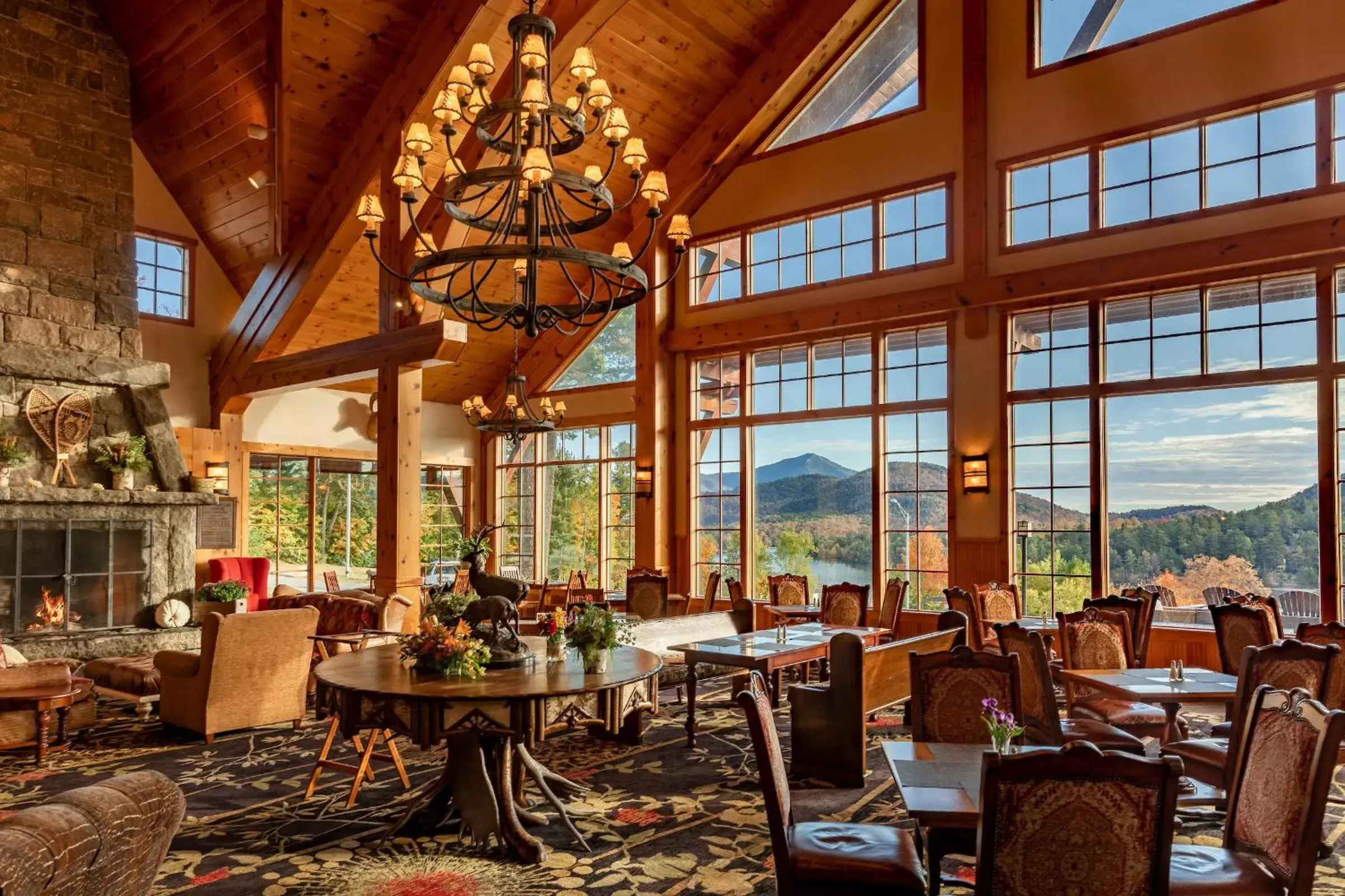 Lobby or reception, Restaurant/Places to Eat in Crowne Plaza Lake Placid, an IHG Hotel