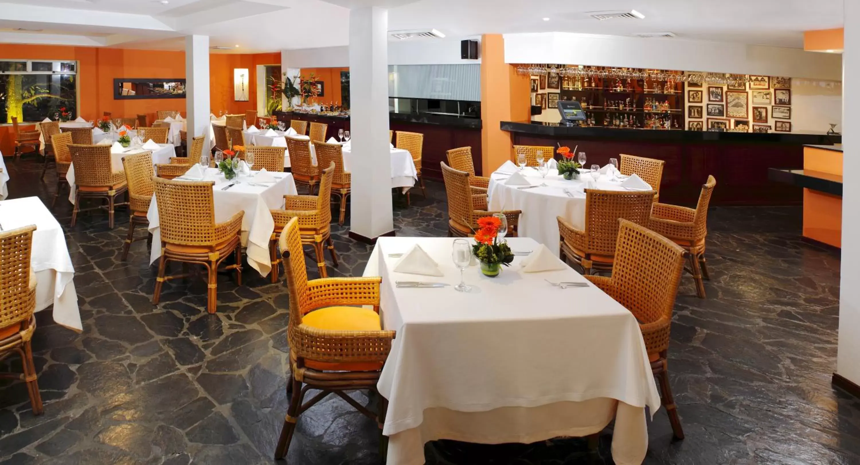 Restaurant/places to eat in Hotel Estelar Altamira Restaurant/places to eat in Hotel Estelar Altamira