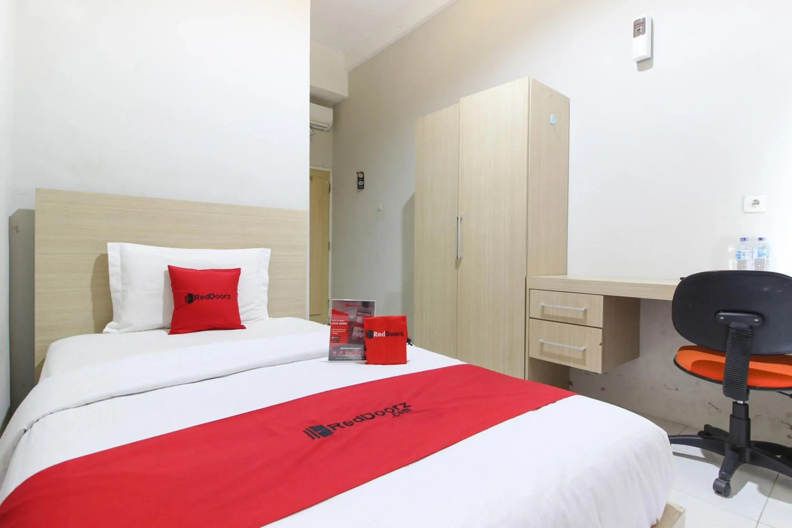 Bedroom, Bed in RedDoorz Plus near UPN Jogjakarta 2