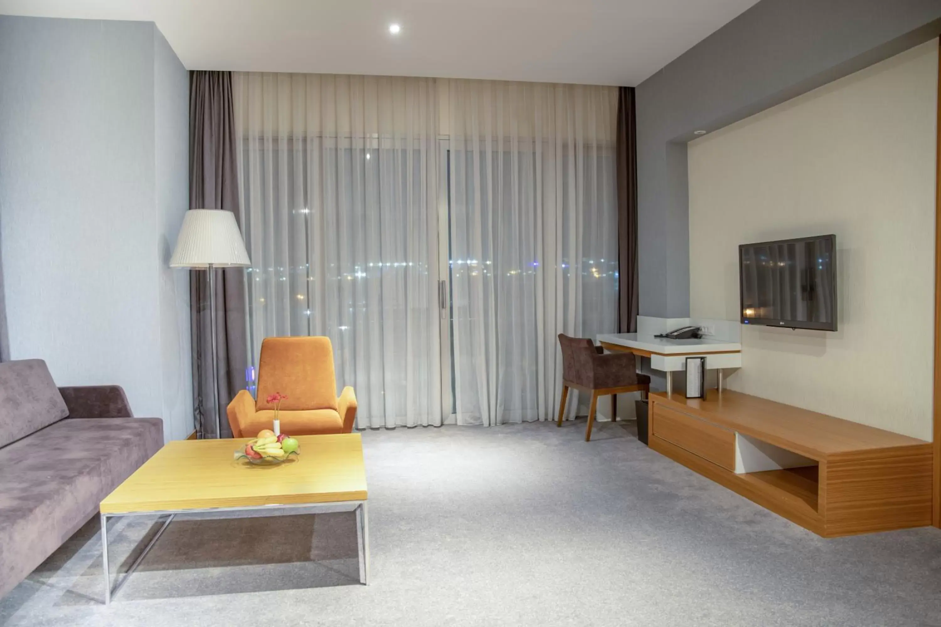 Living room, Seating Area in Ramada Plaza by Wyndham Istanbul Asia Airport