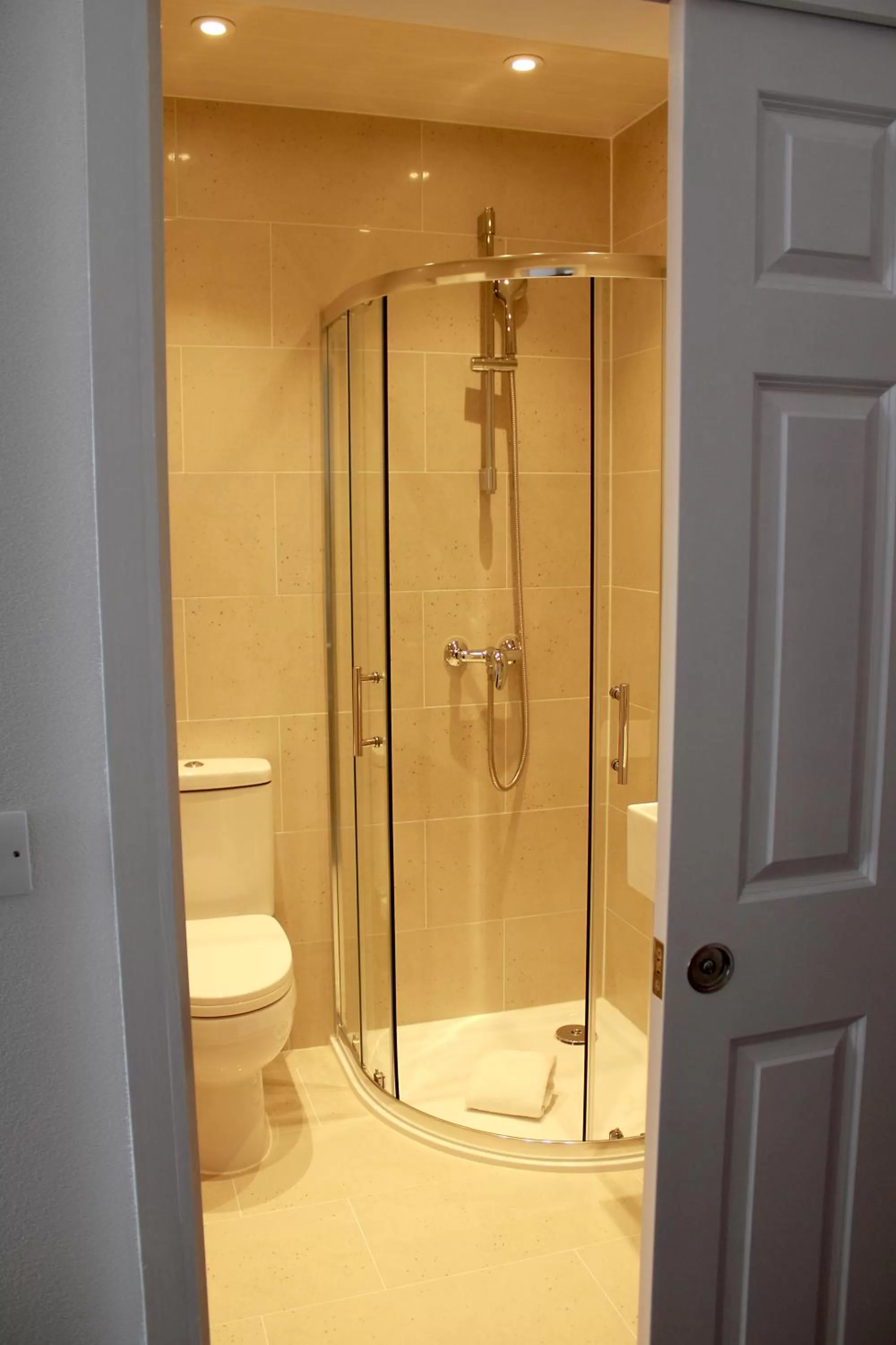 Bathroom in Lords Hotel