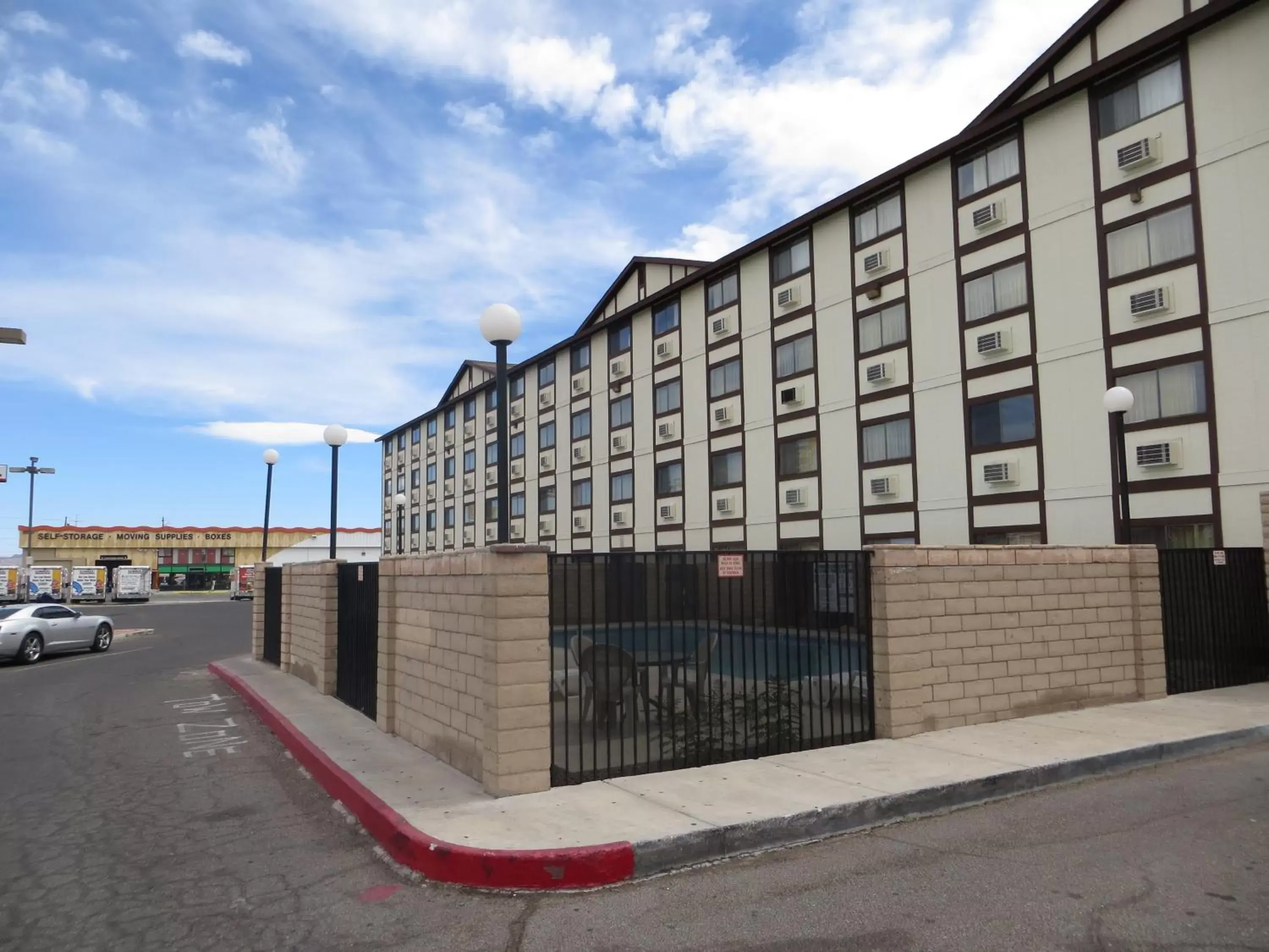 Property Building in Longhorn Boulder Highway