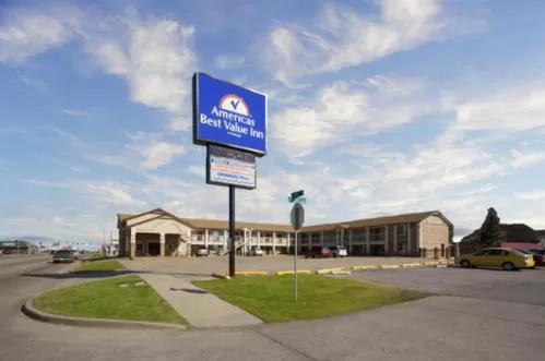 Property Building in Americas Best Value Inn Pryor