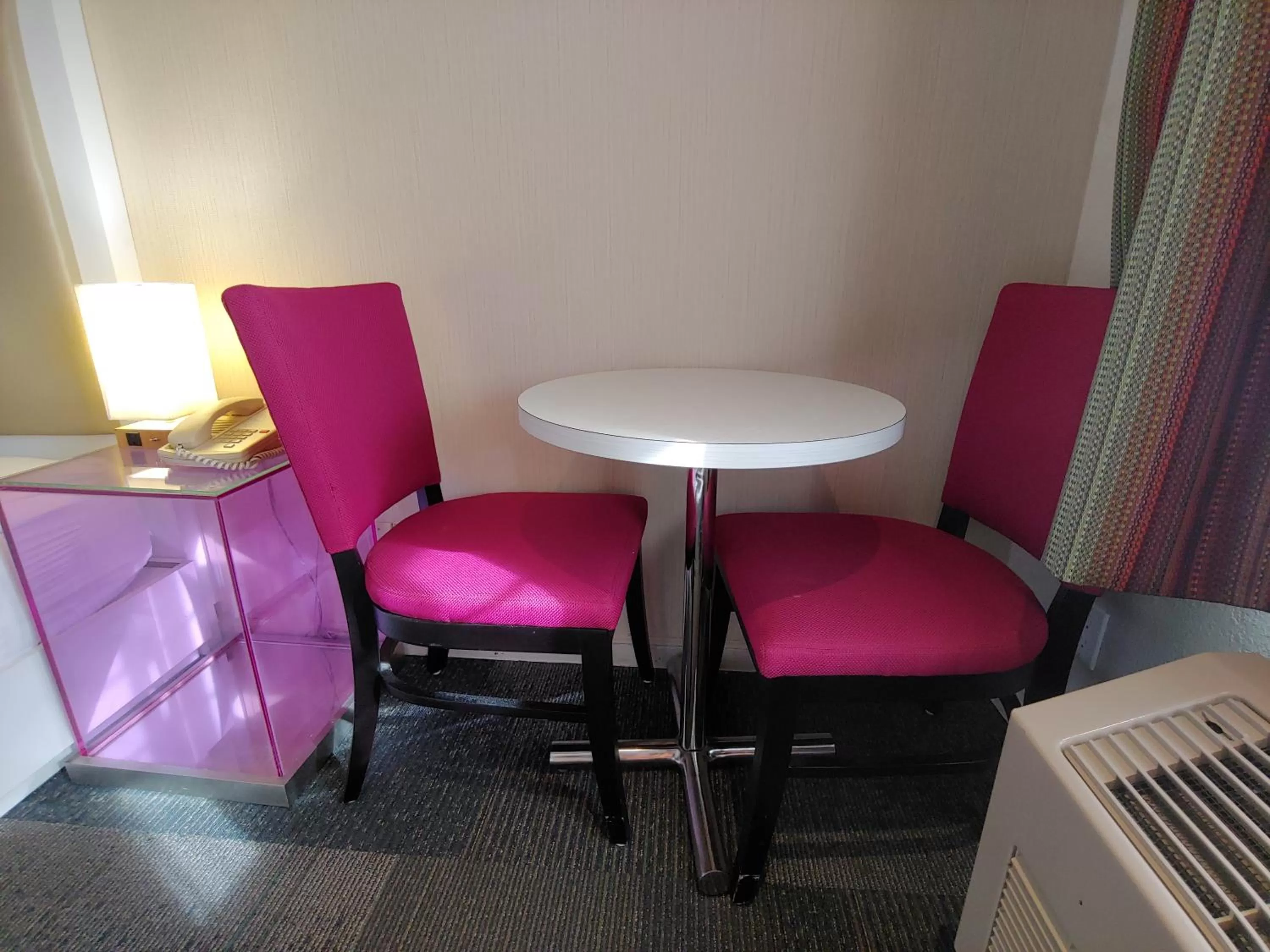 Seating area in Inn at Golden Gate