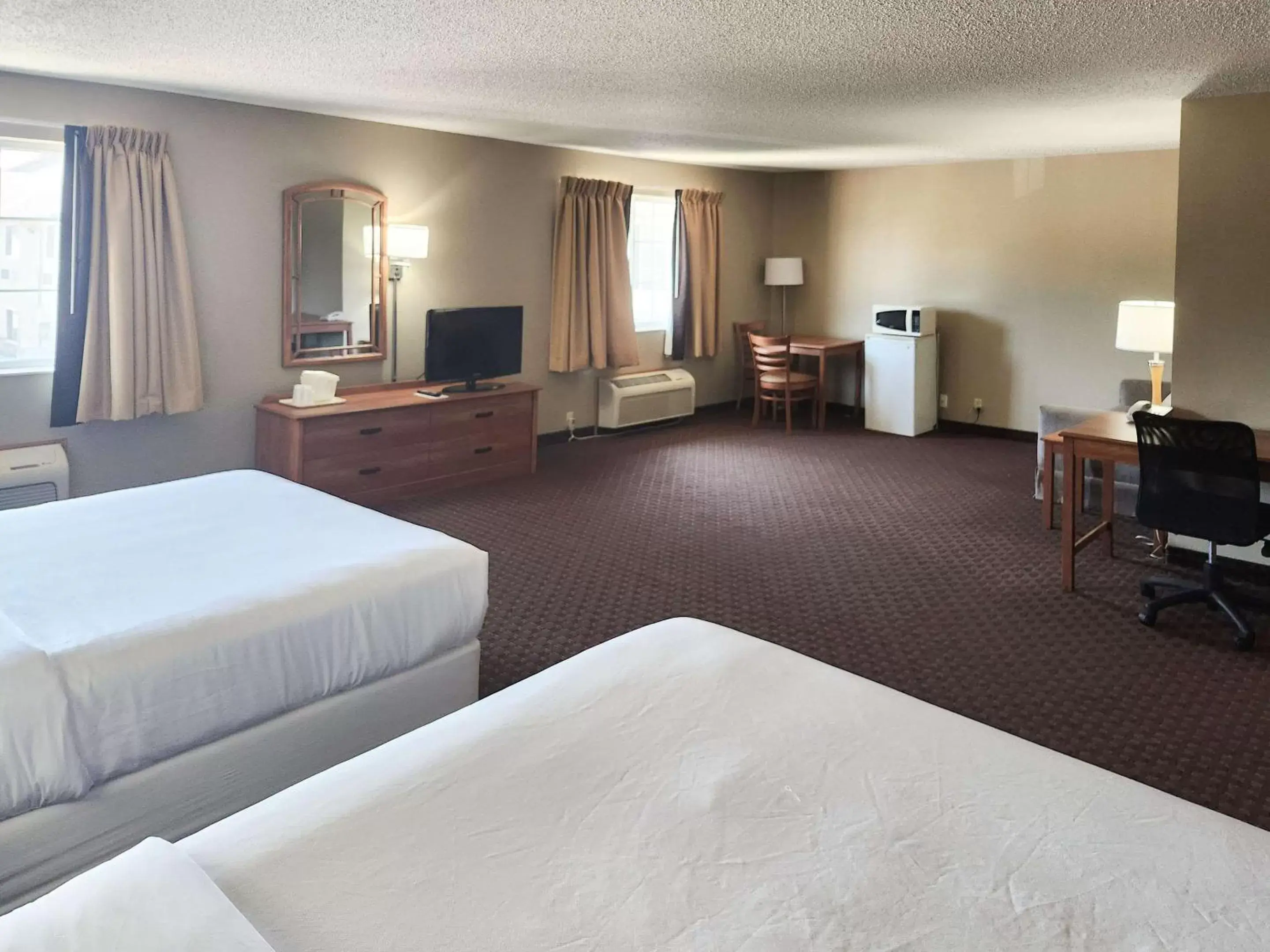 Bedroom in Eagle Ridge Inn