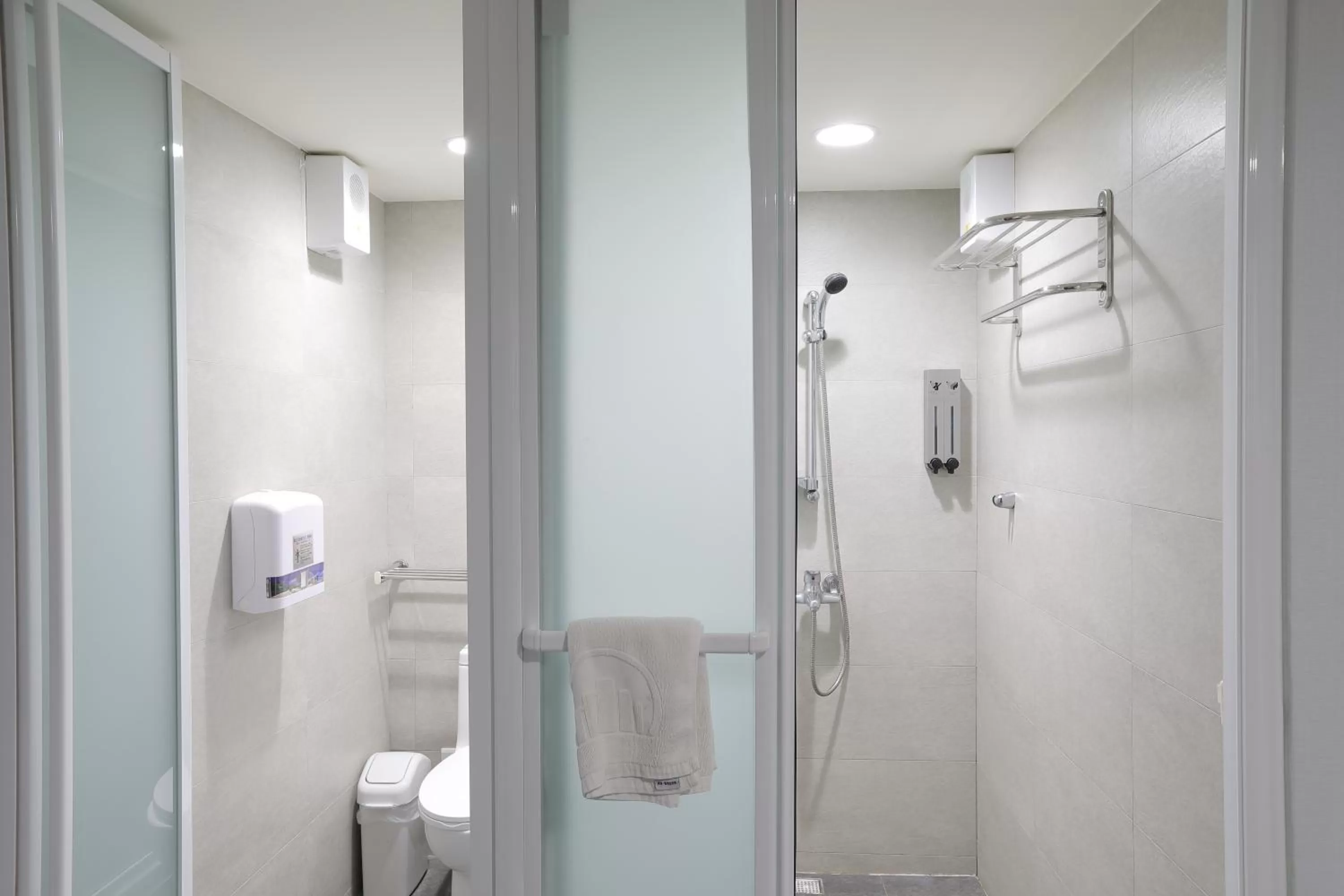 Toilet in Place‧X Hotel