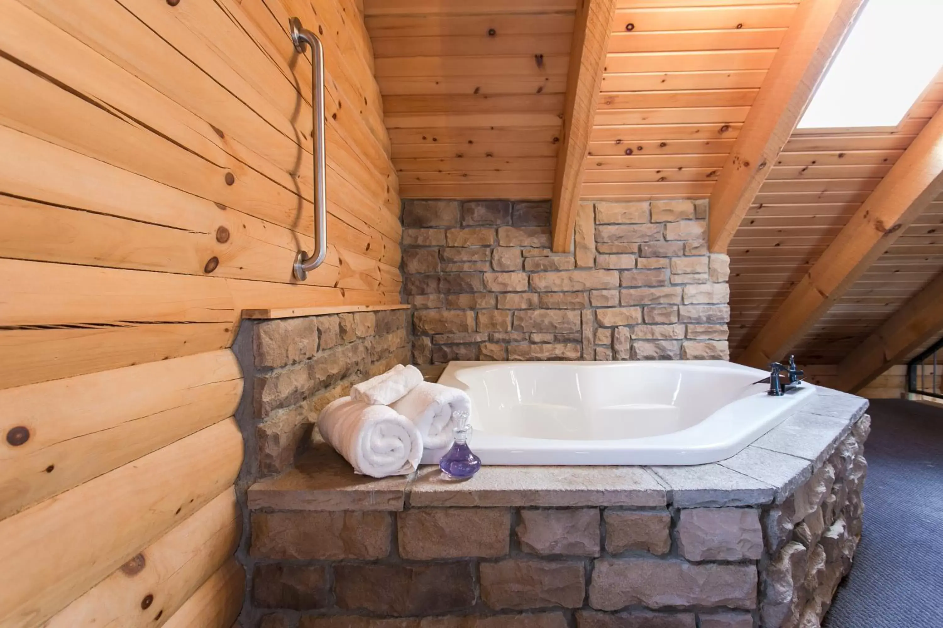 Bathroom in Coblentz Country Lodge by Amish Country Lodging