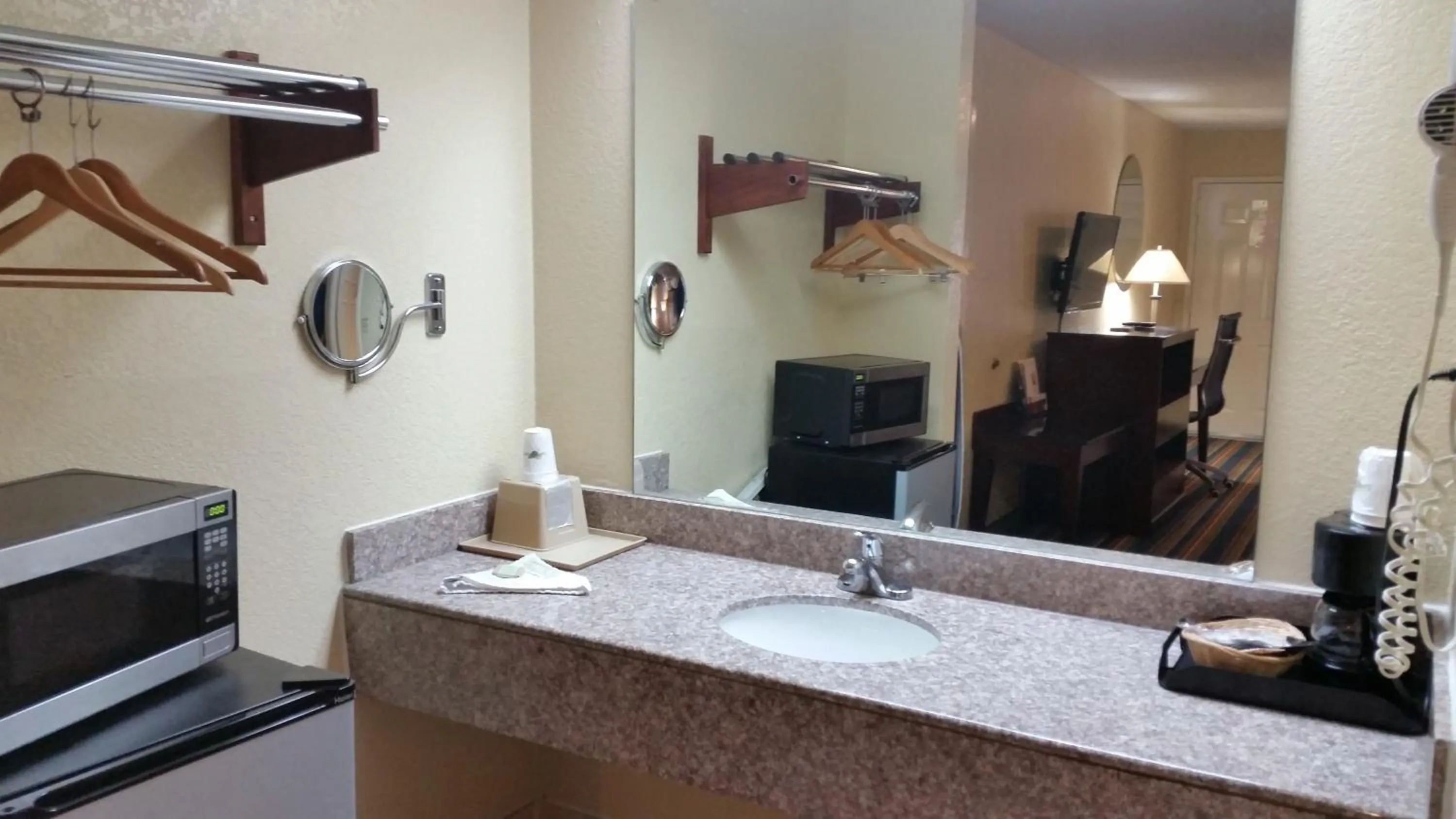 Queen Room with Two Queen Beds - Non-Smoking in Super 8 by Wyndham Houston West Katy