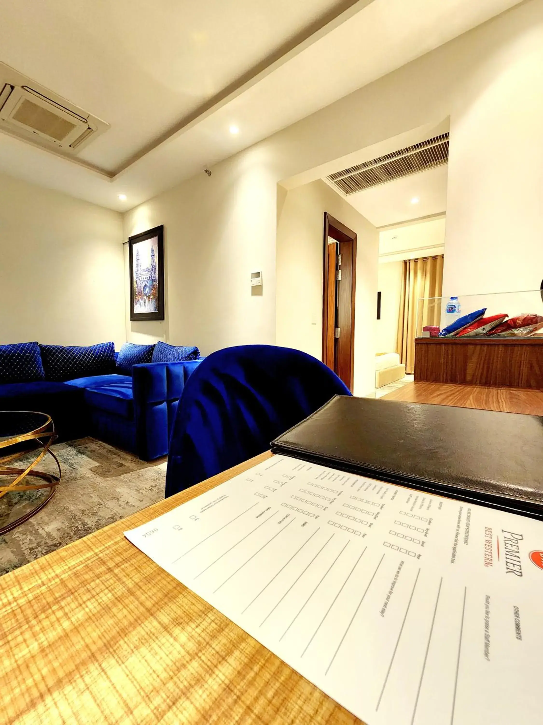 Living room in Best Western Premier Hotel Gulberg Lahore