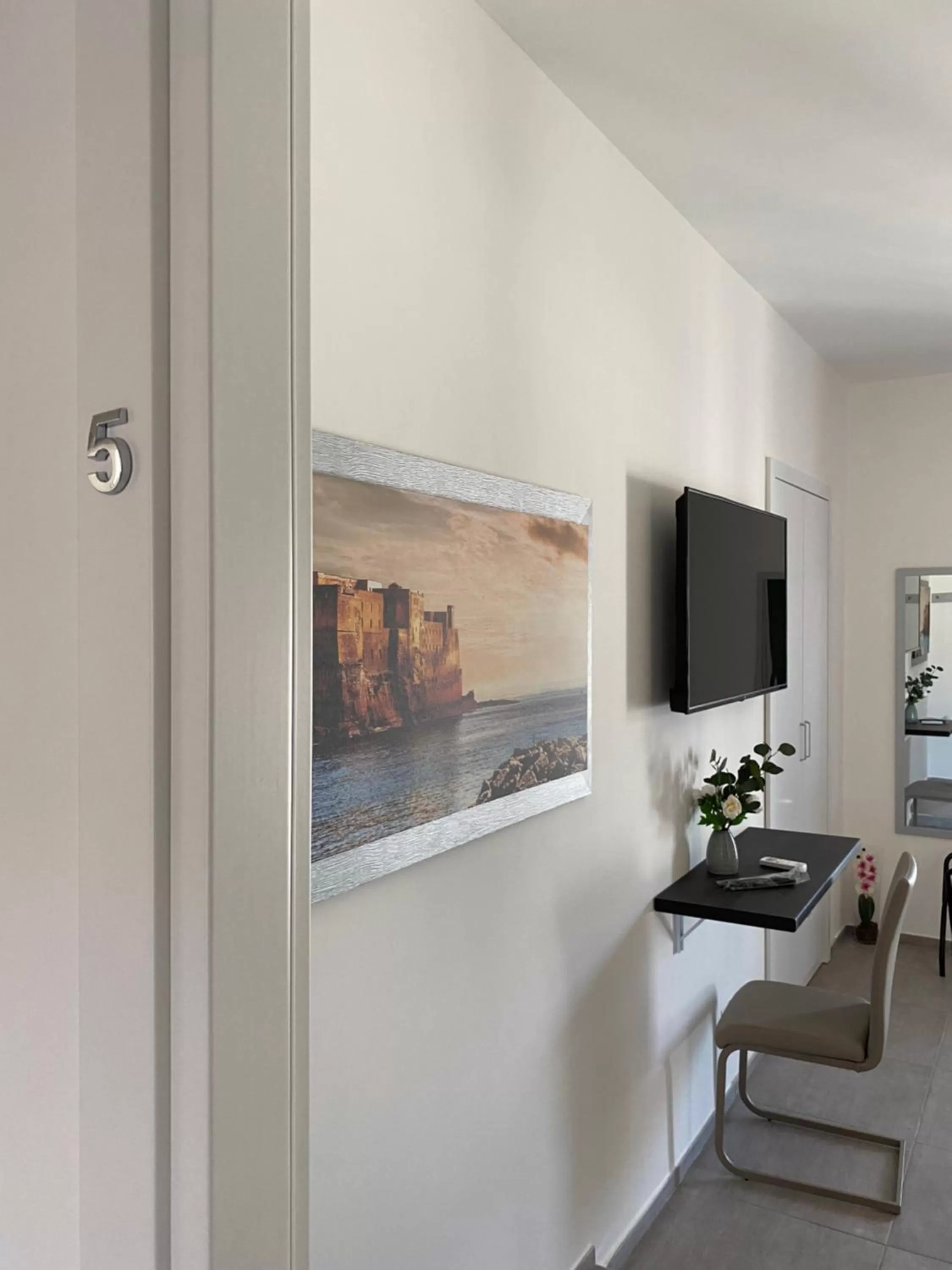 TV and multimedia, TV/Entertainment Center in Mamì B&B