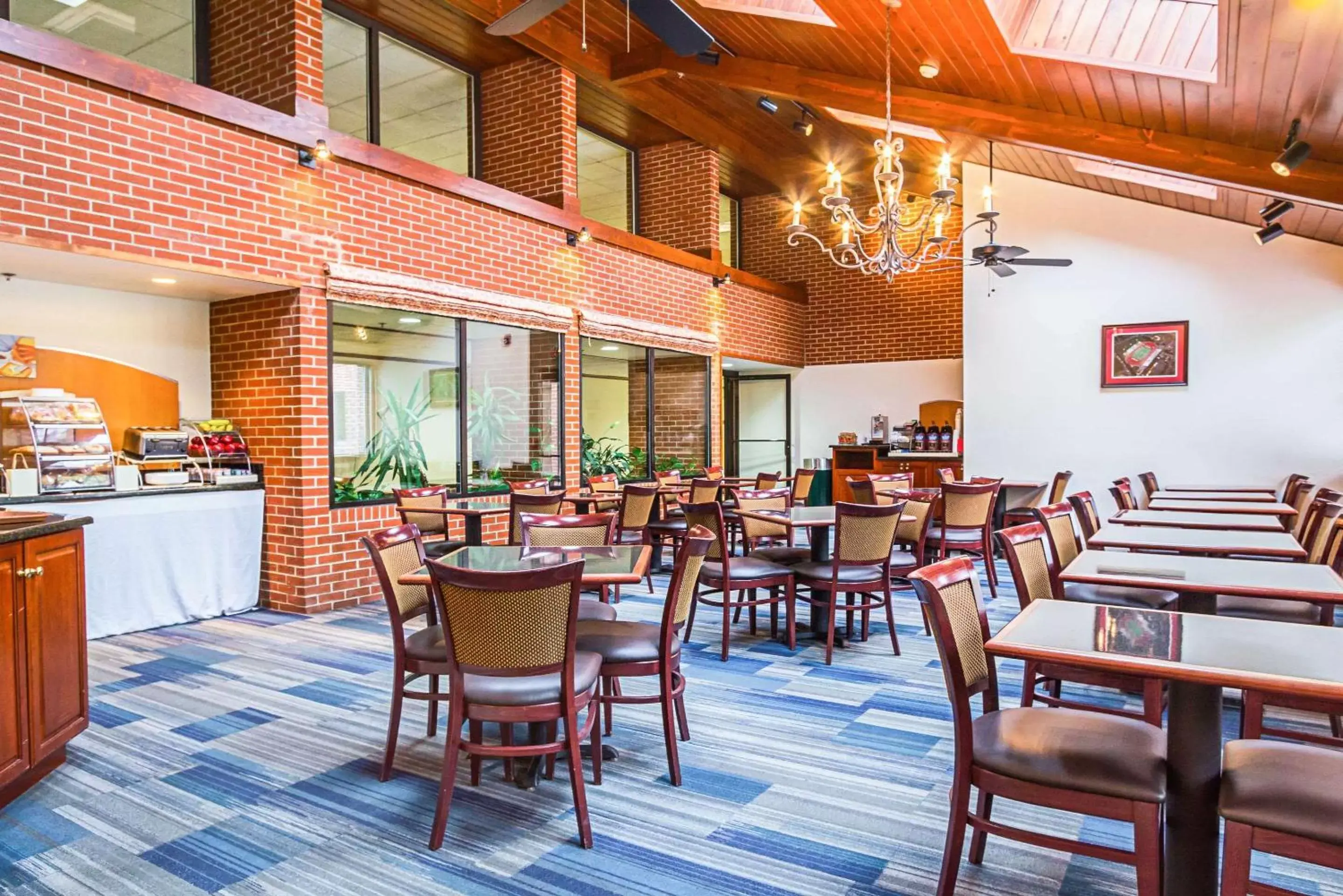 Restaurant/Places to Eat in Quality Inn & Suites Altoona Pennsylvania